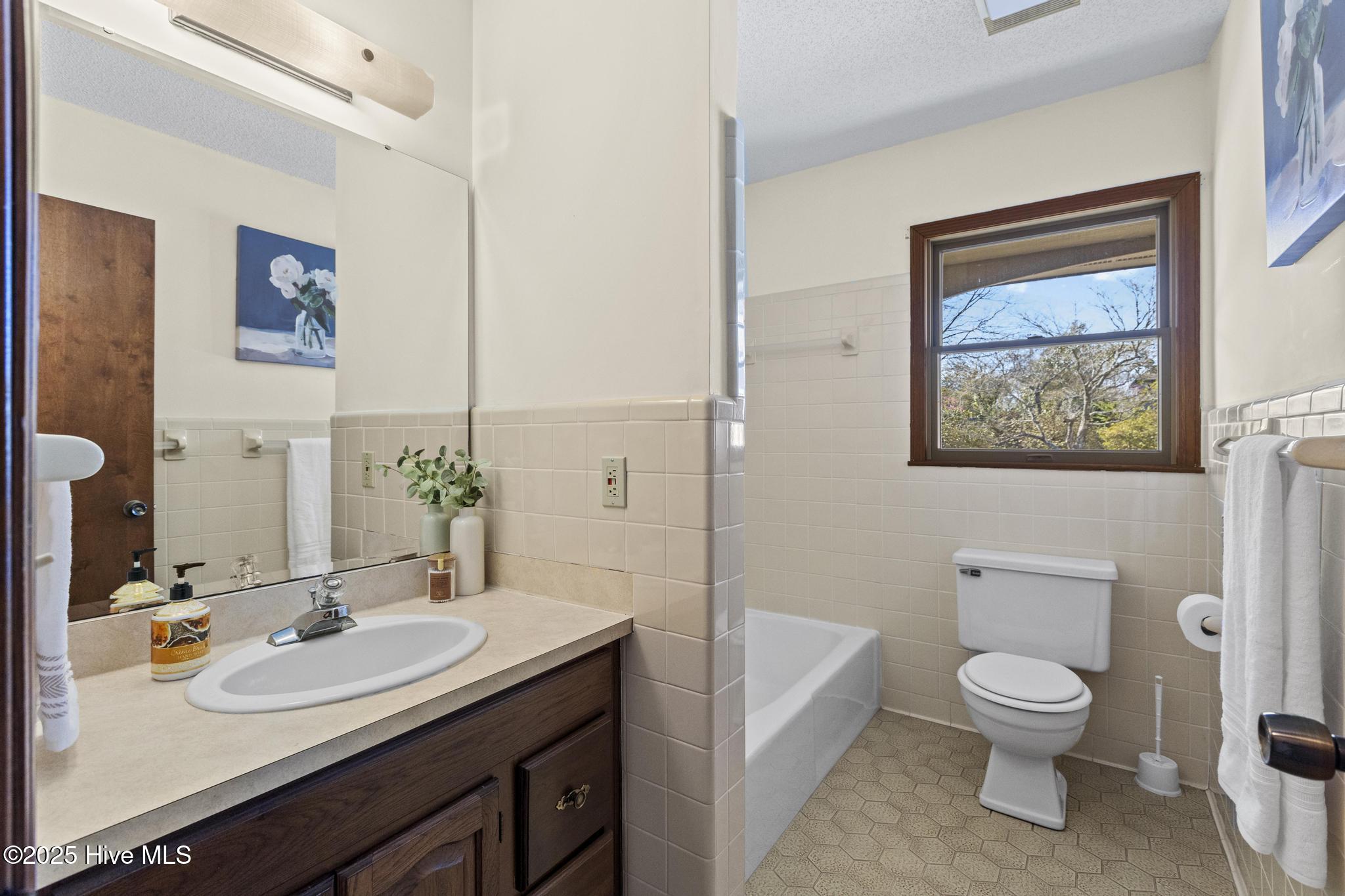 108 Inlet Court