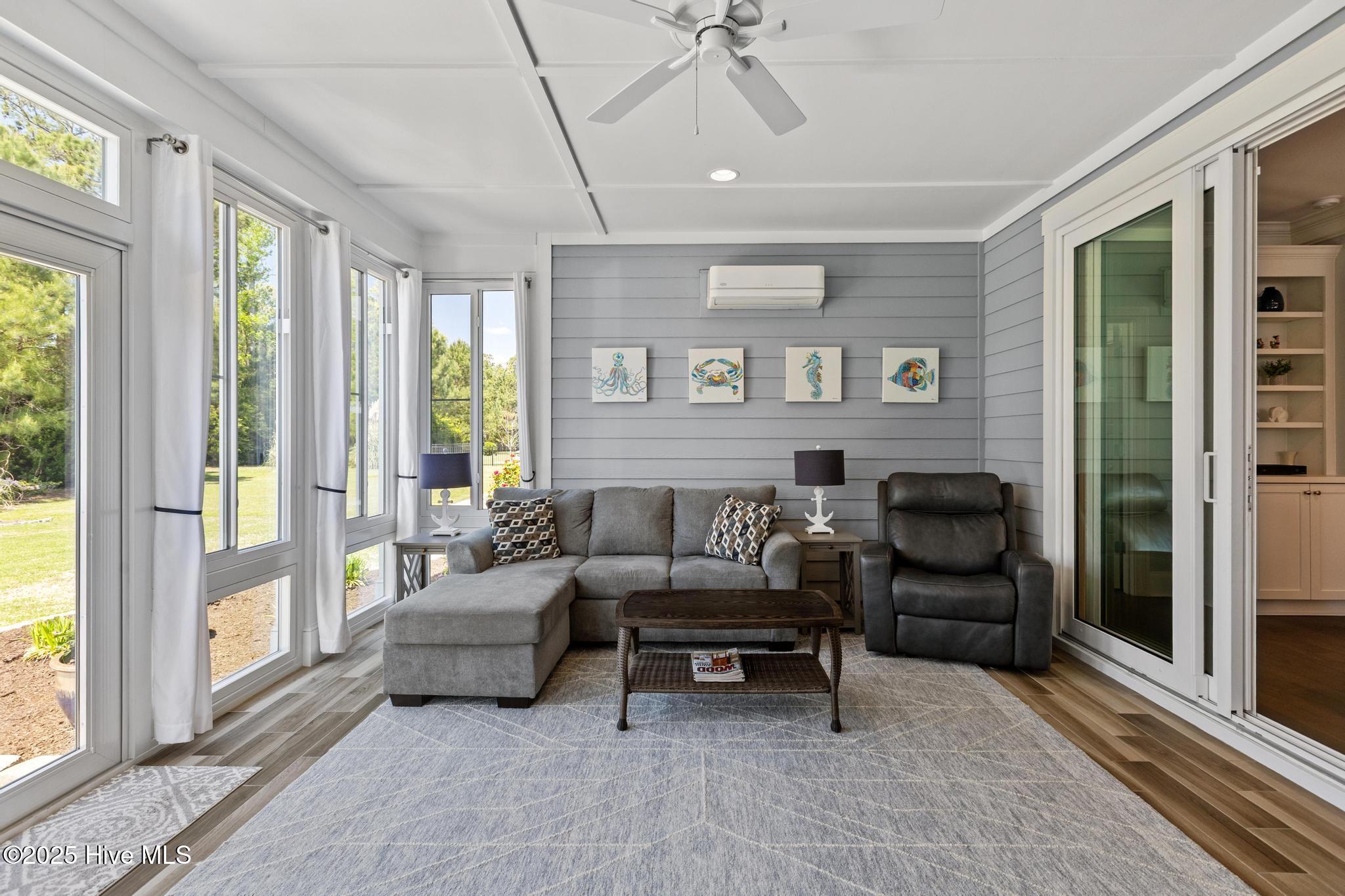 328 Lake Firefly Loop