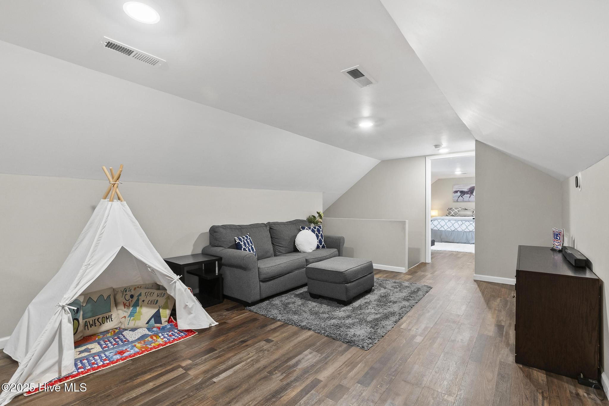 345 Knollwood Drive