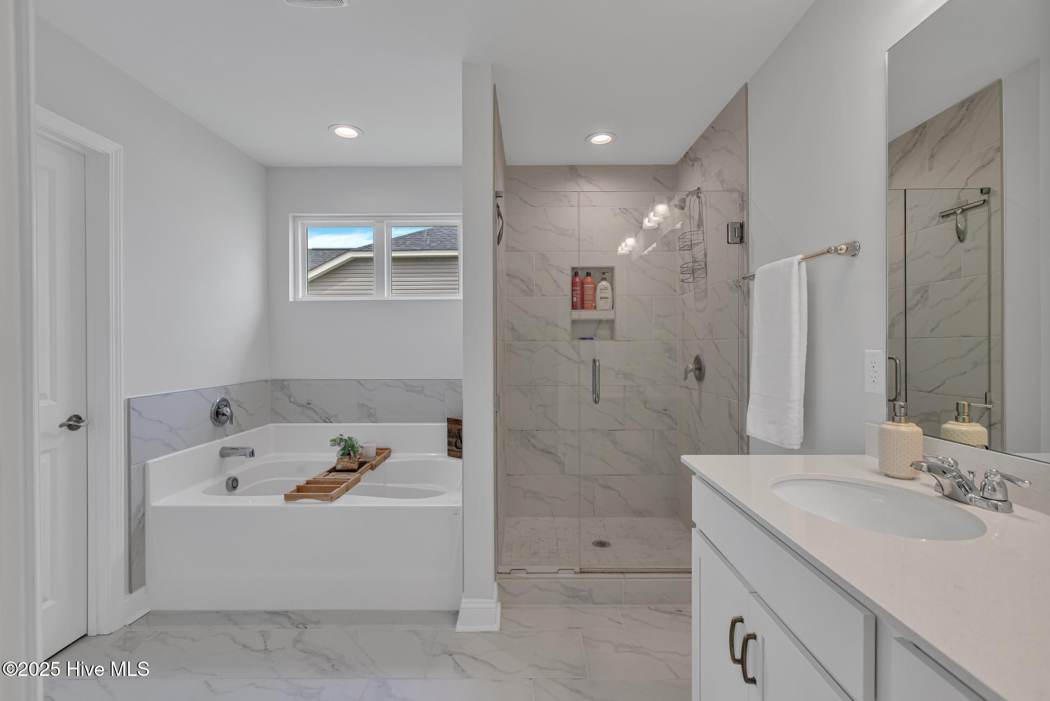 206 E Red Head Circle