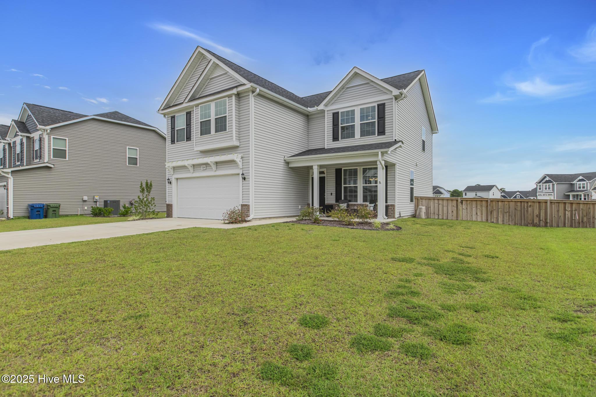 206 E Red Head Circle
