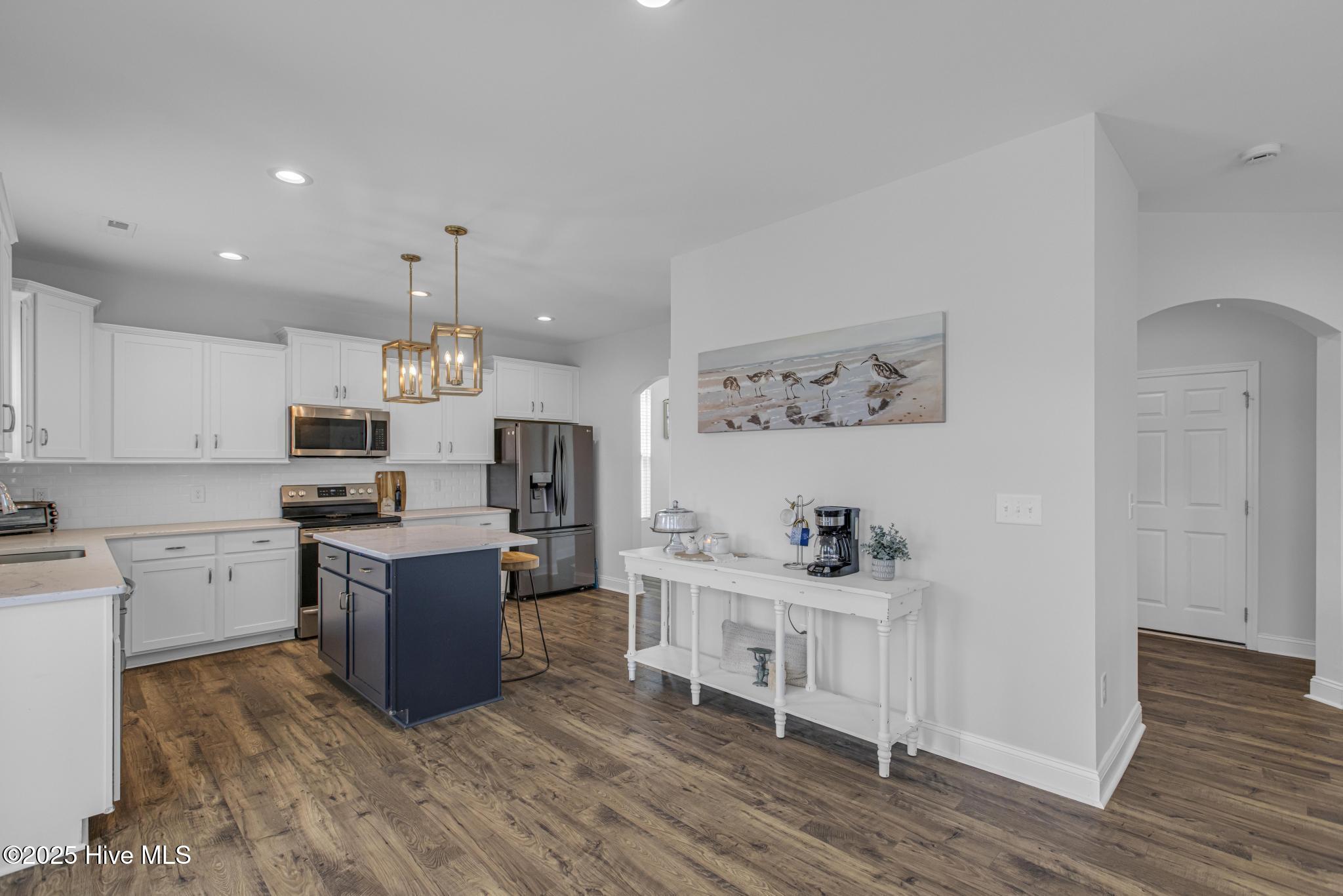 206 E Red Head Circle