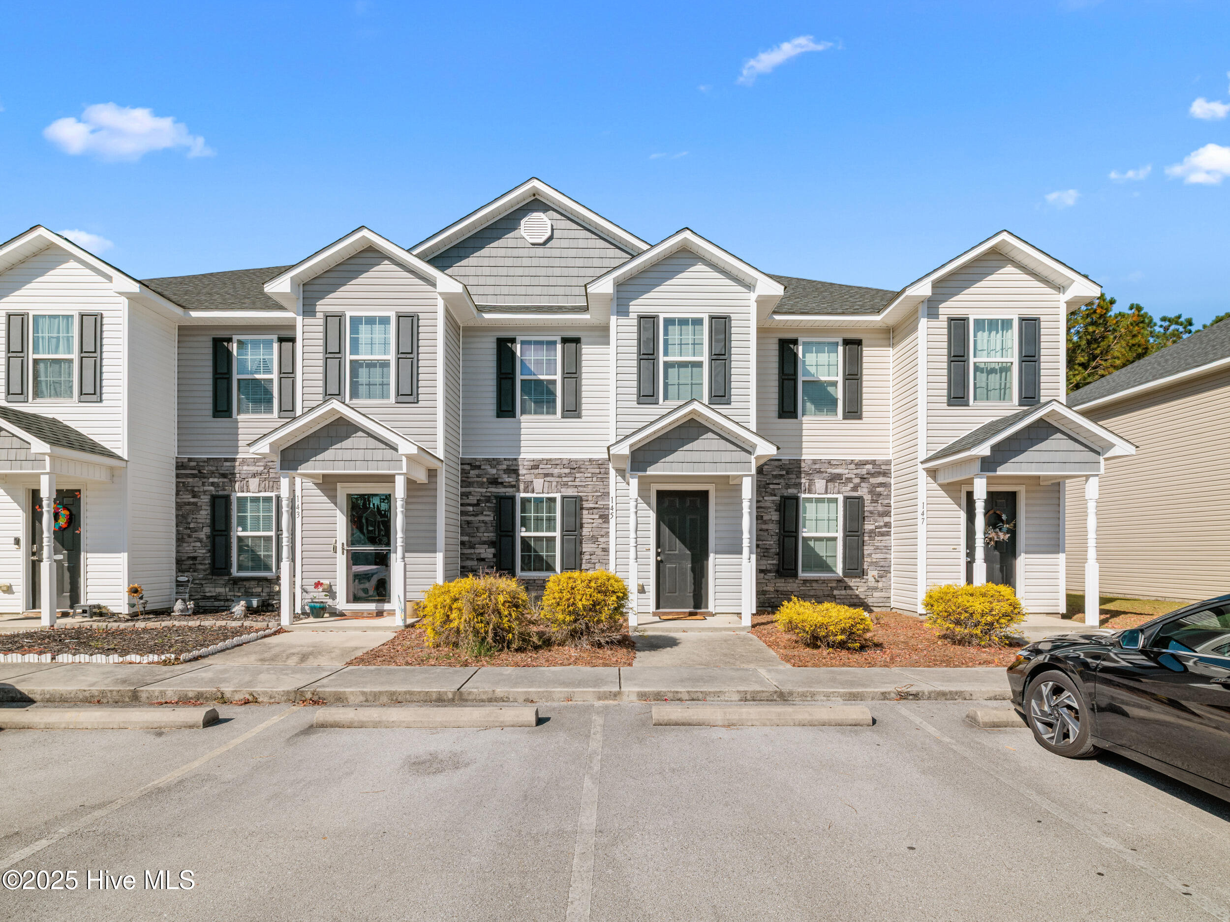 145 W Murrow Lane