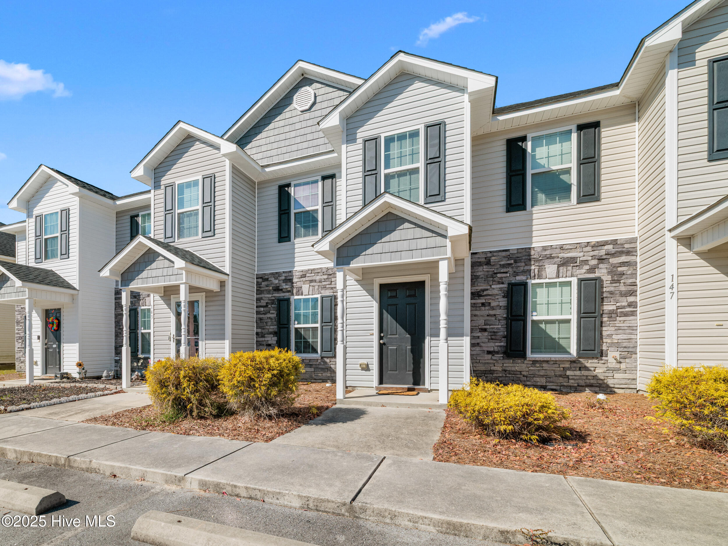 145 W Murrow Lane