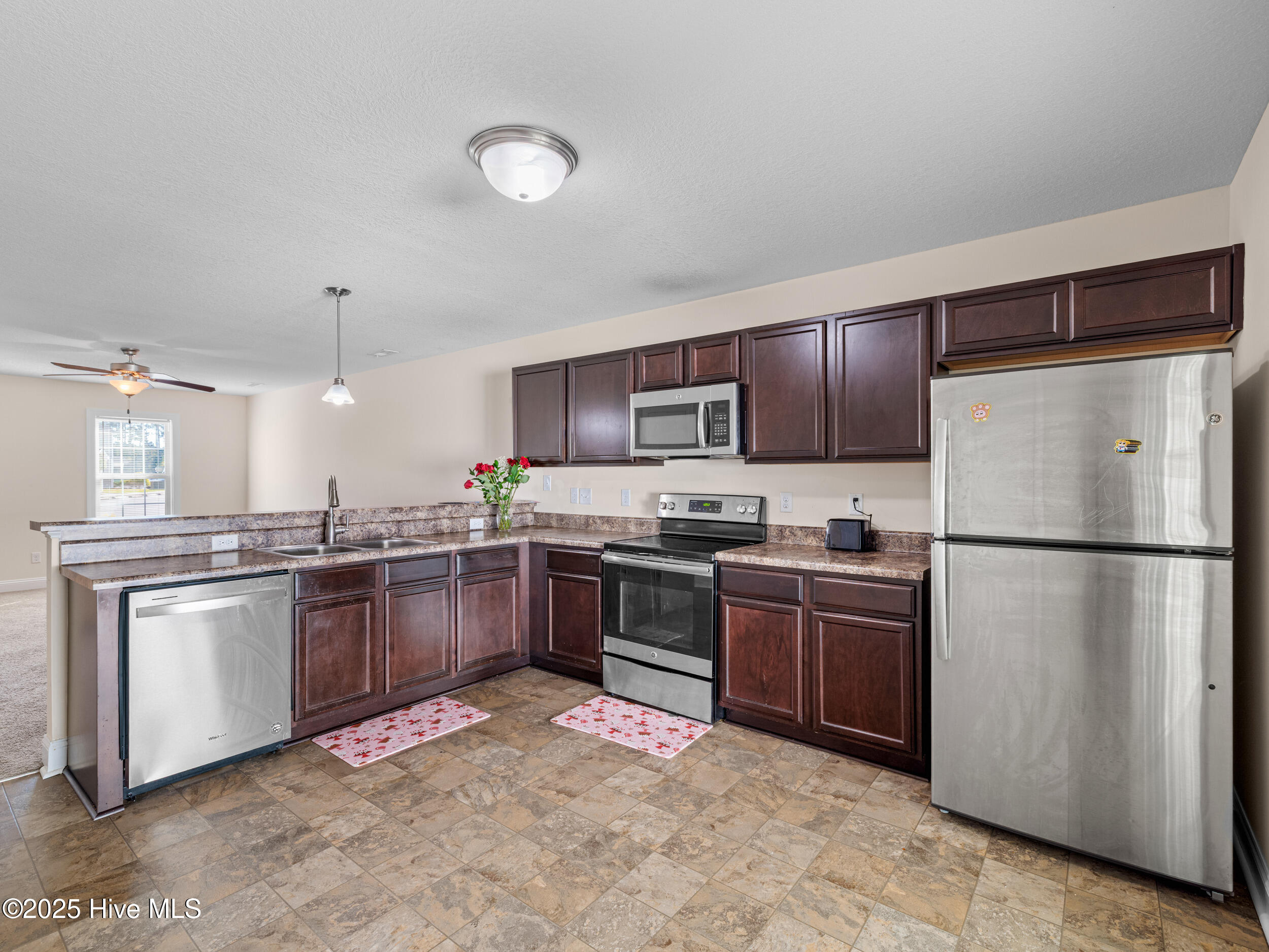 145 W Murrow Lane