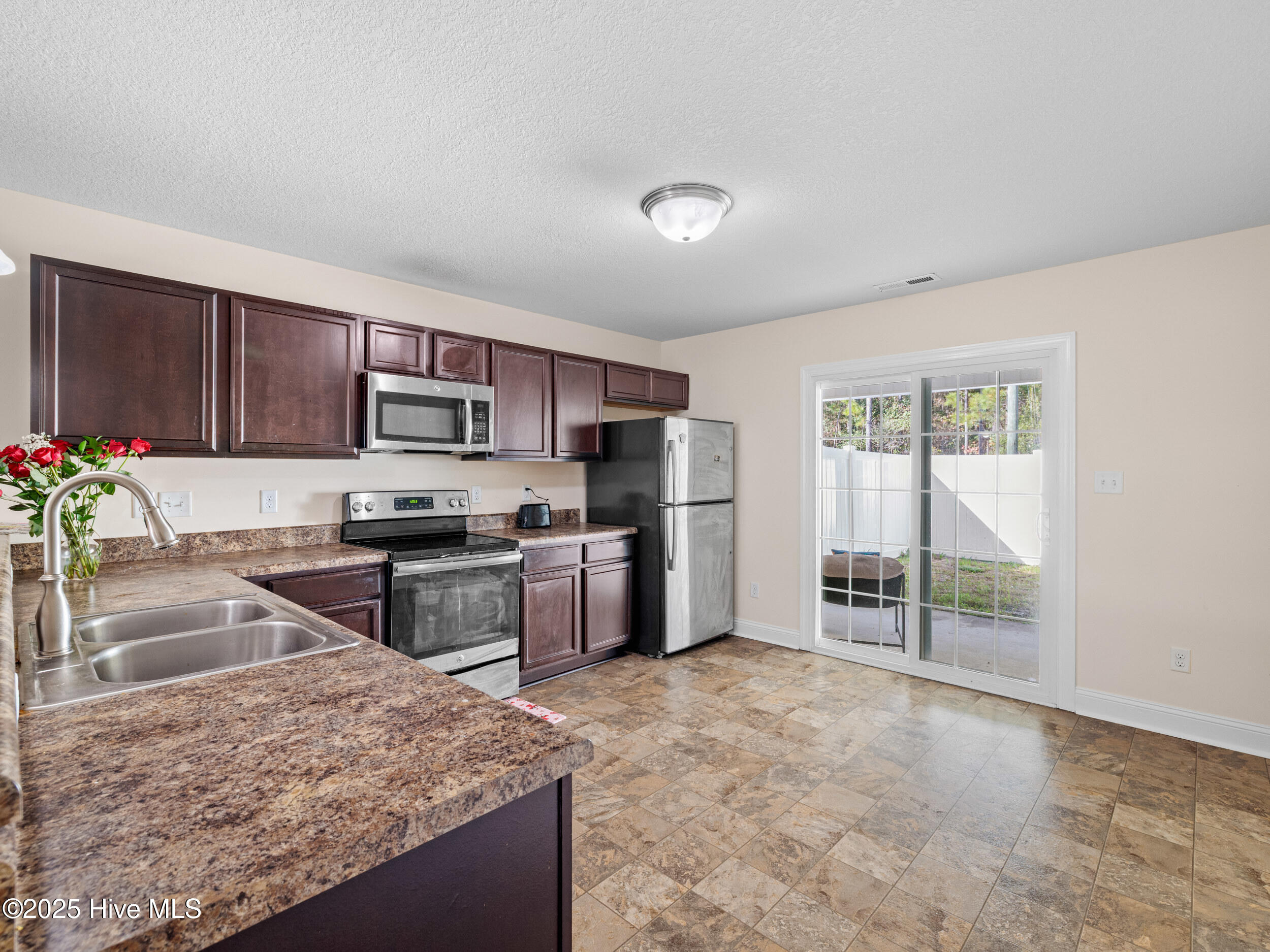 145 W Murrow Lane