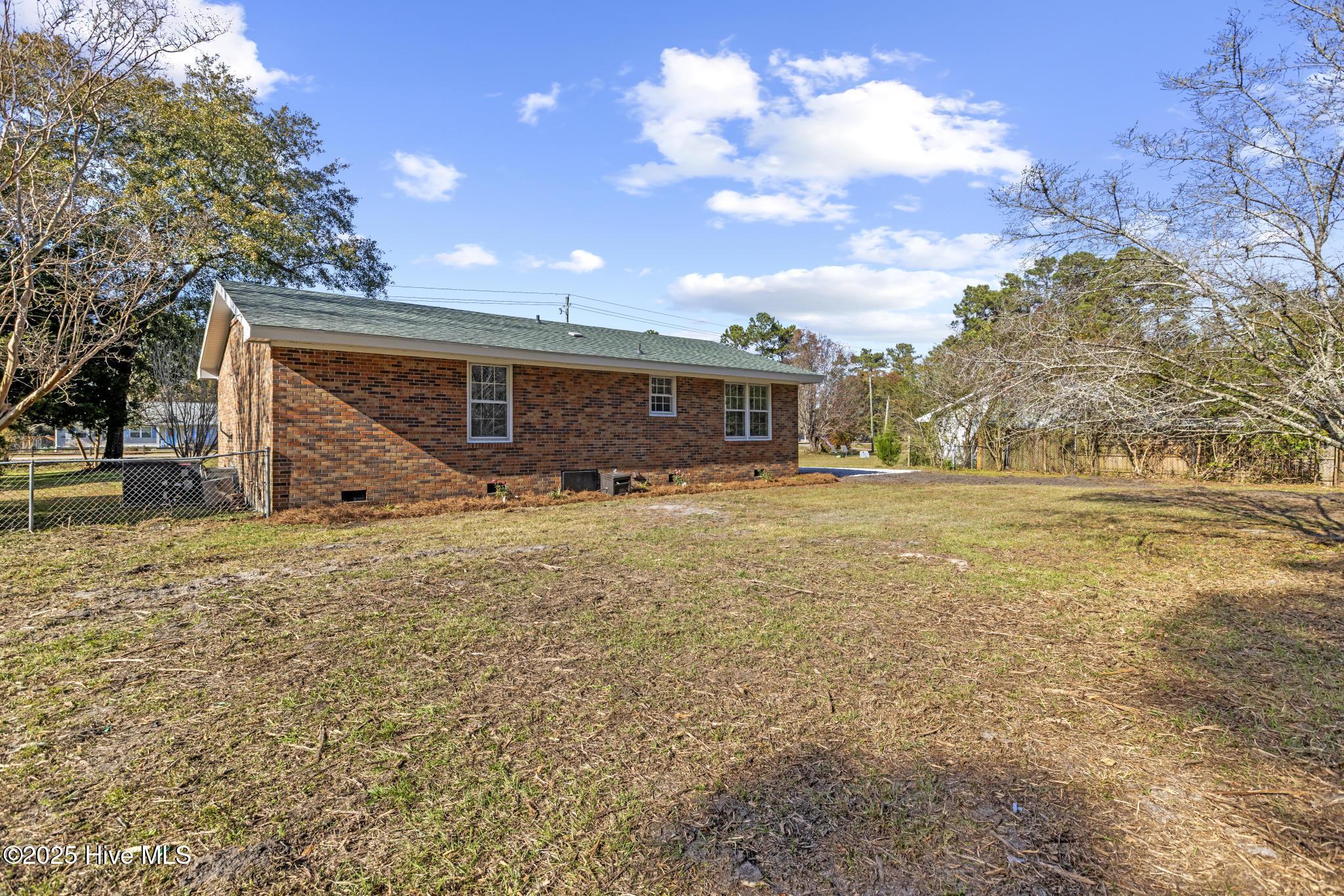 1462 Country Club Drive