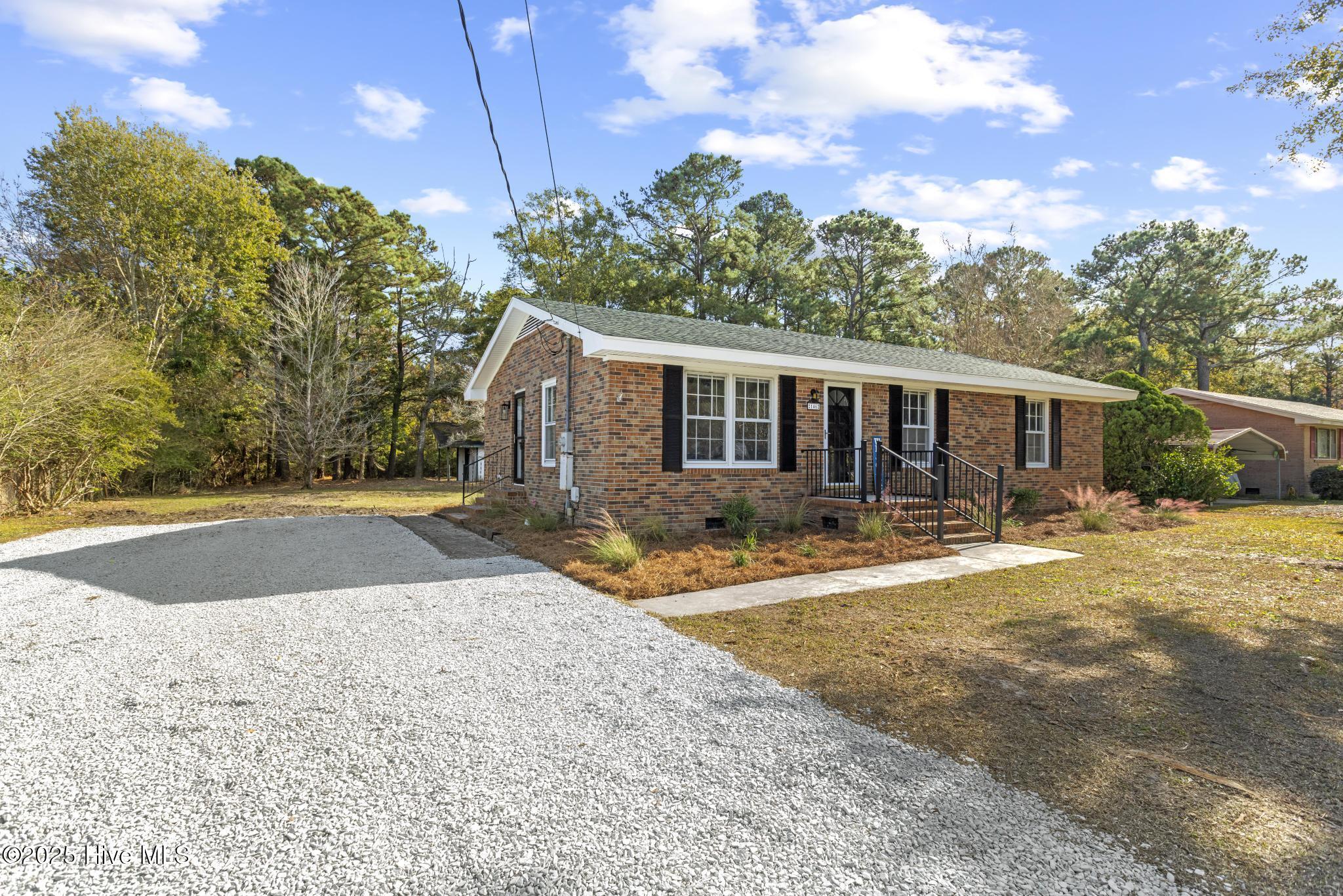 1462 Country Club Drive