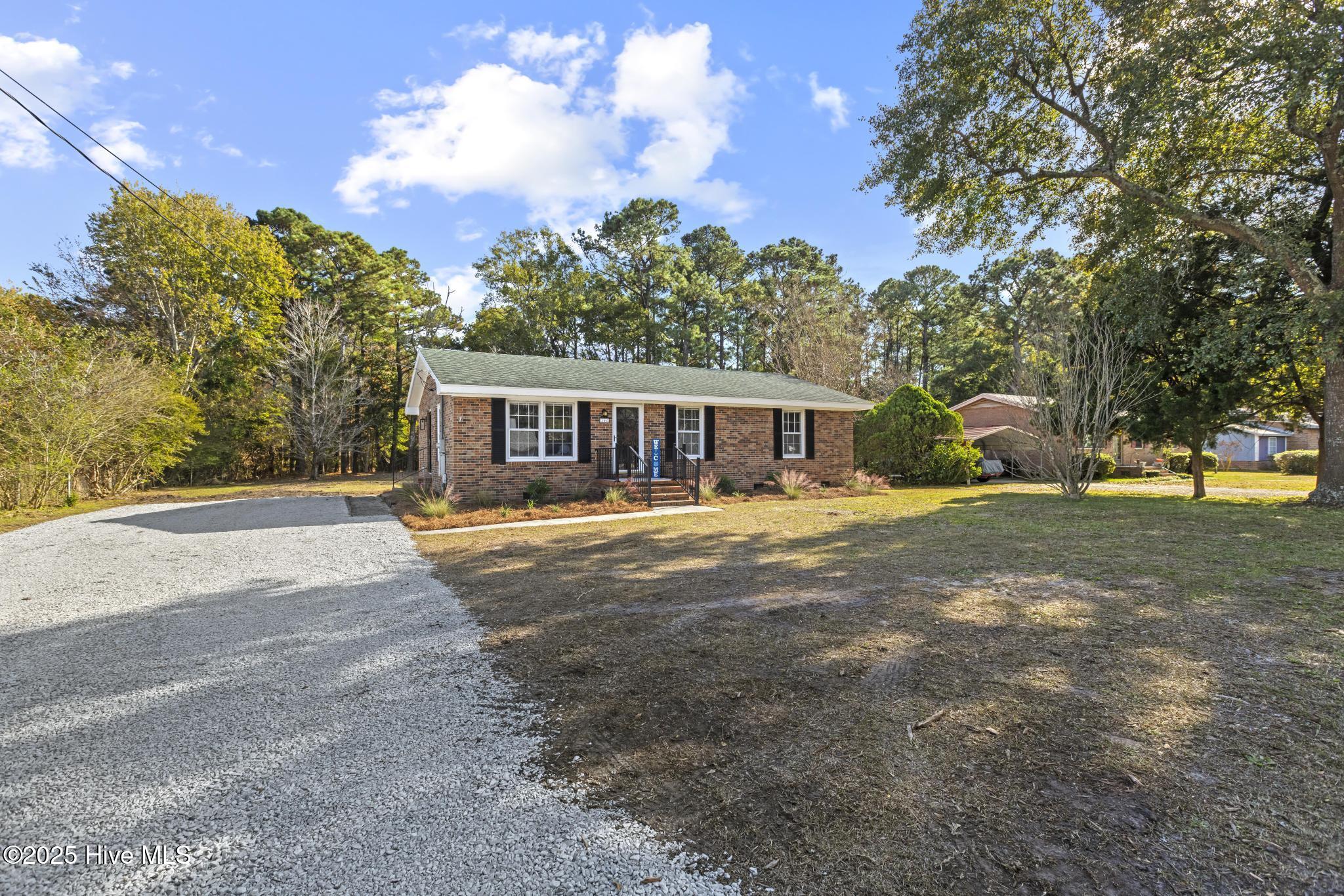 1462 Country Club Drive