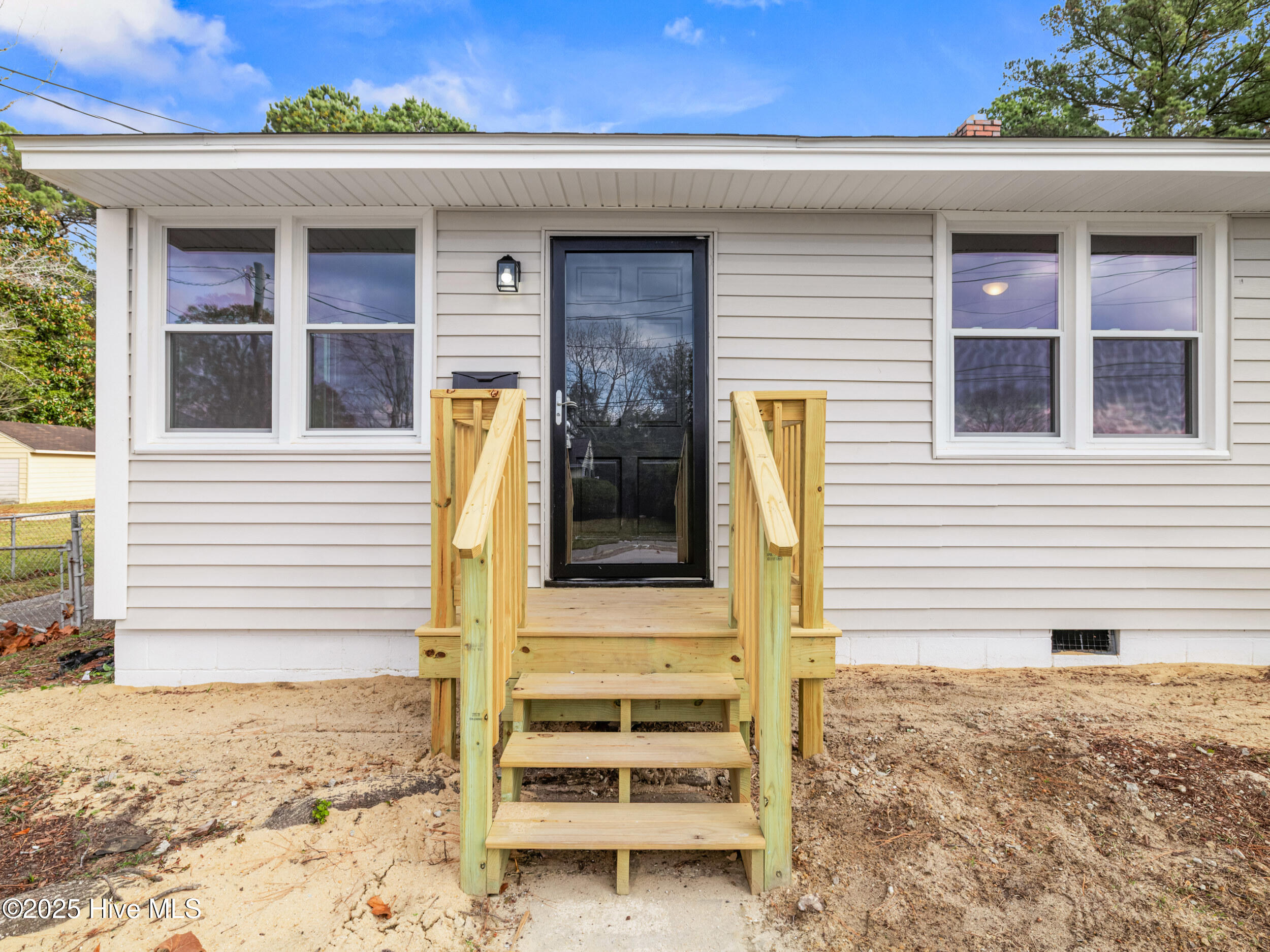 402 New River Drive