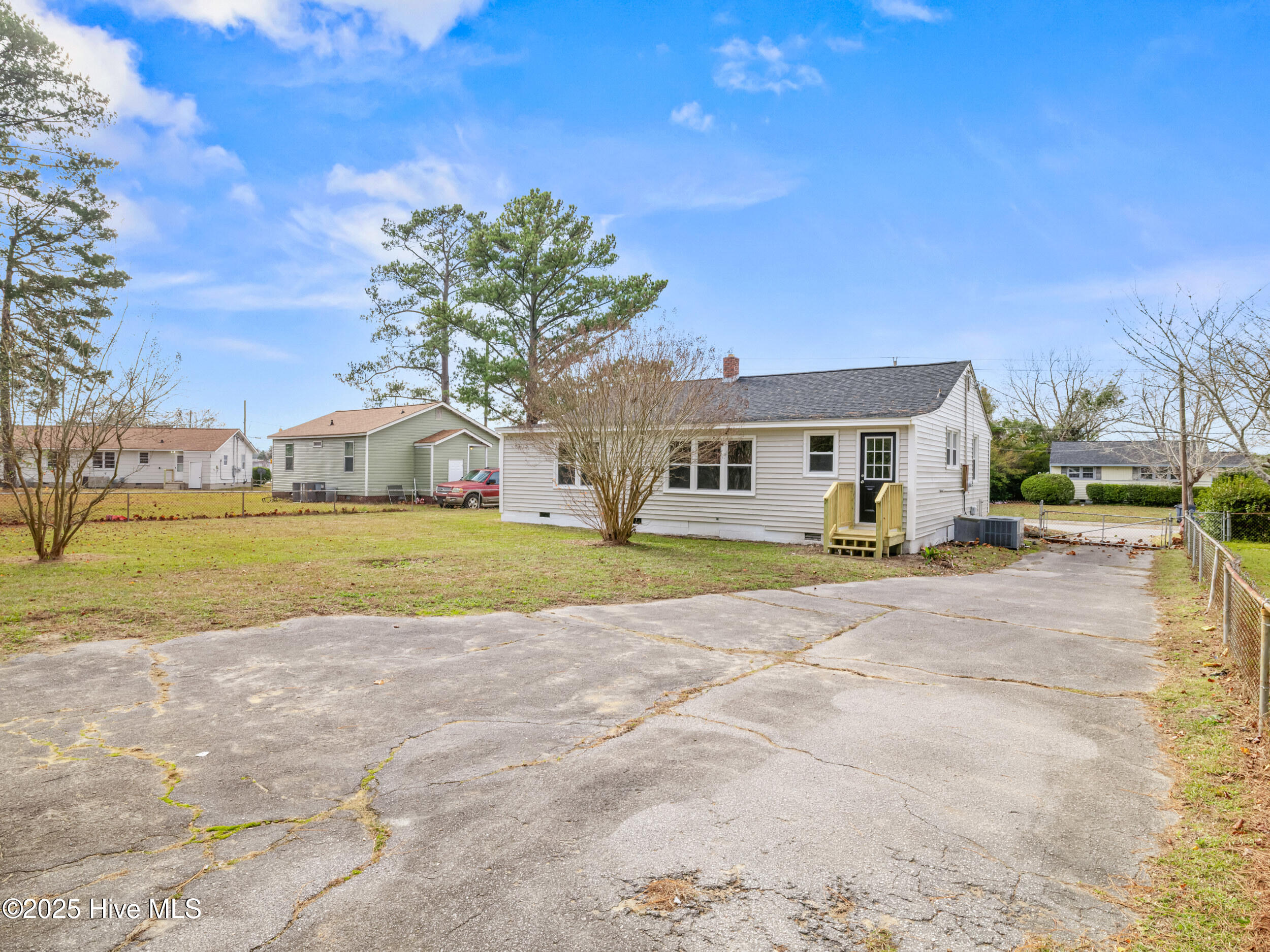 402 New River Drive