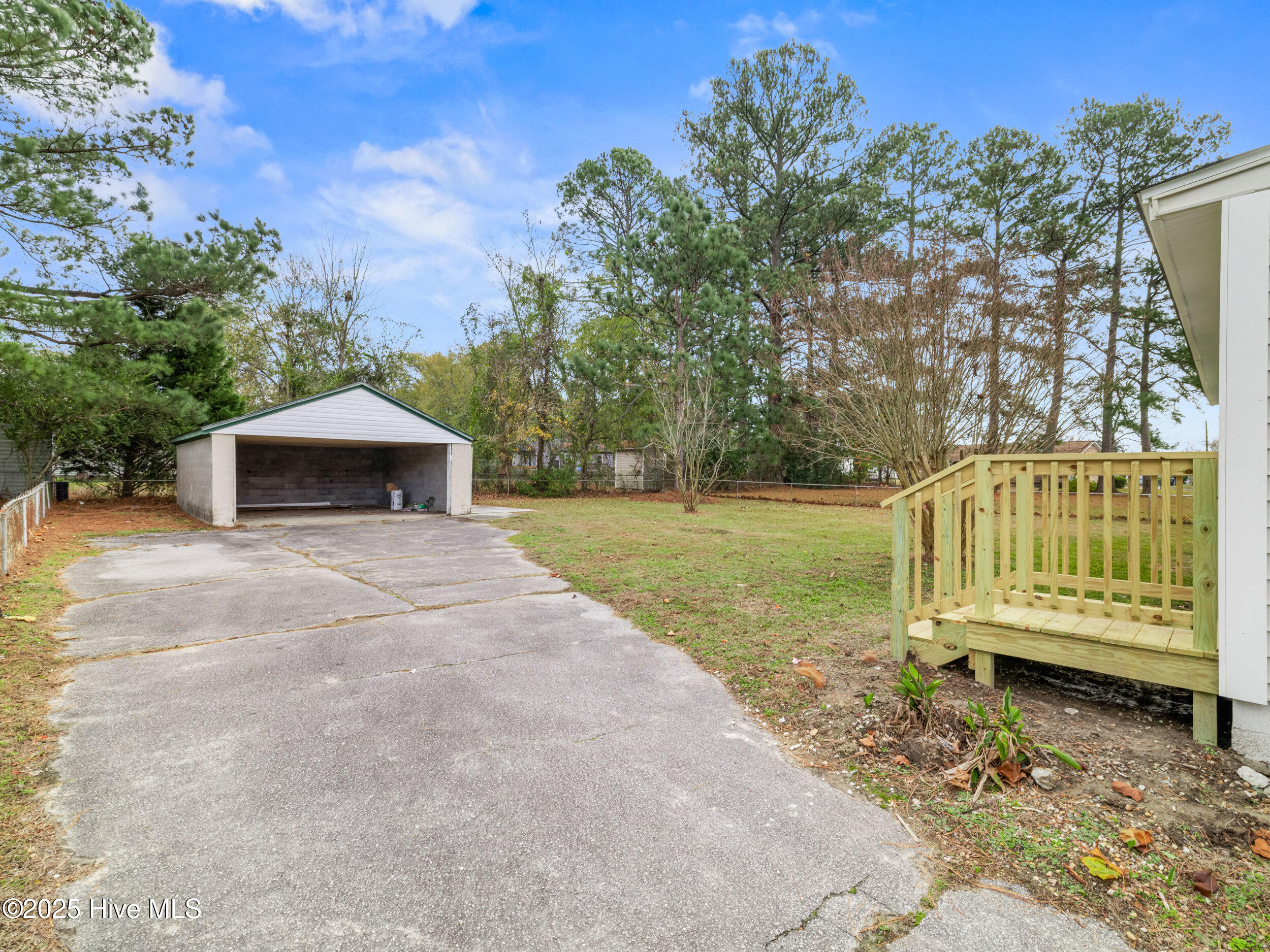 402 New River Drive