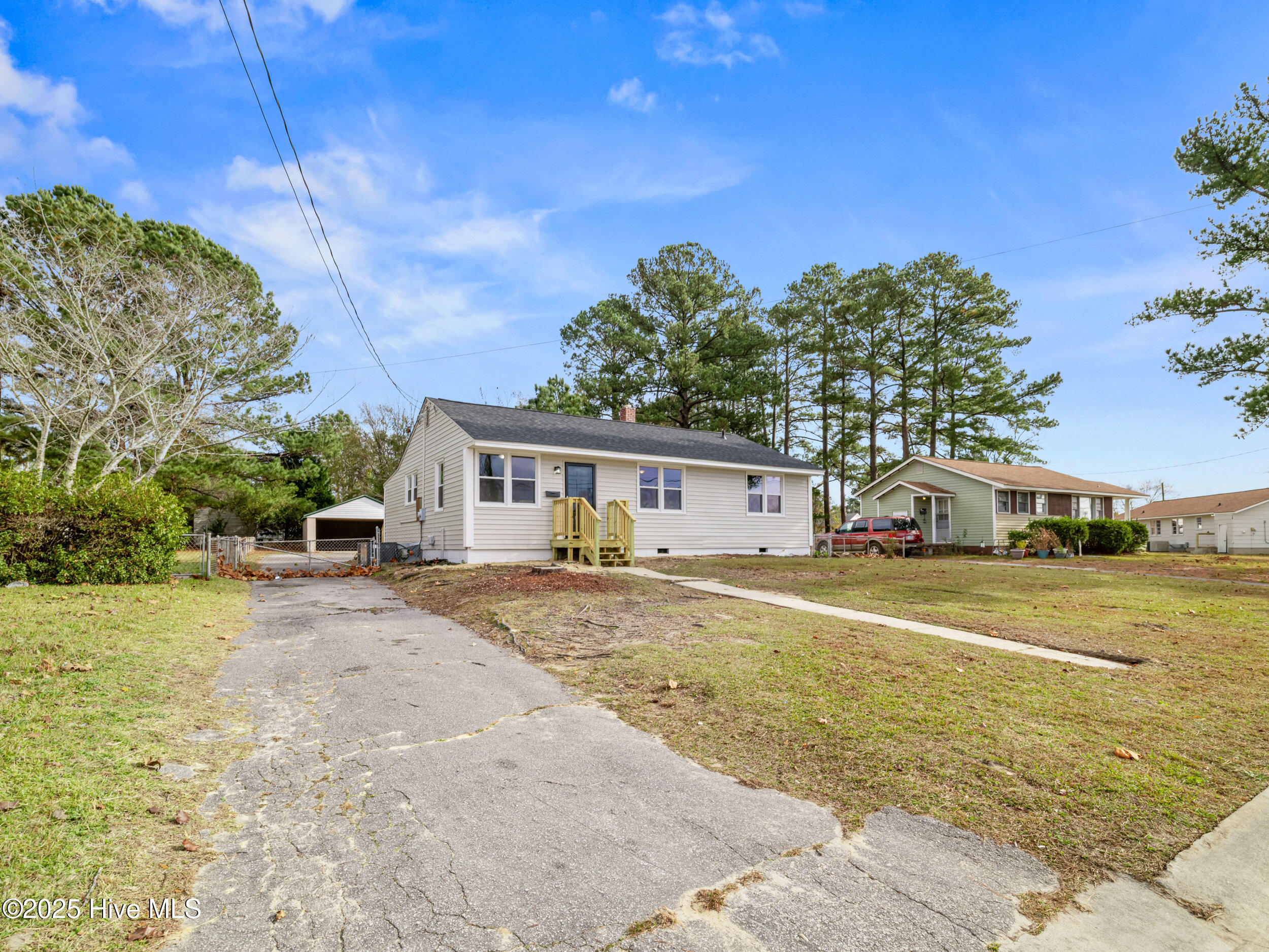 402 New River Drive