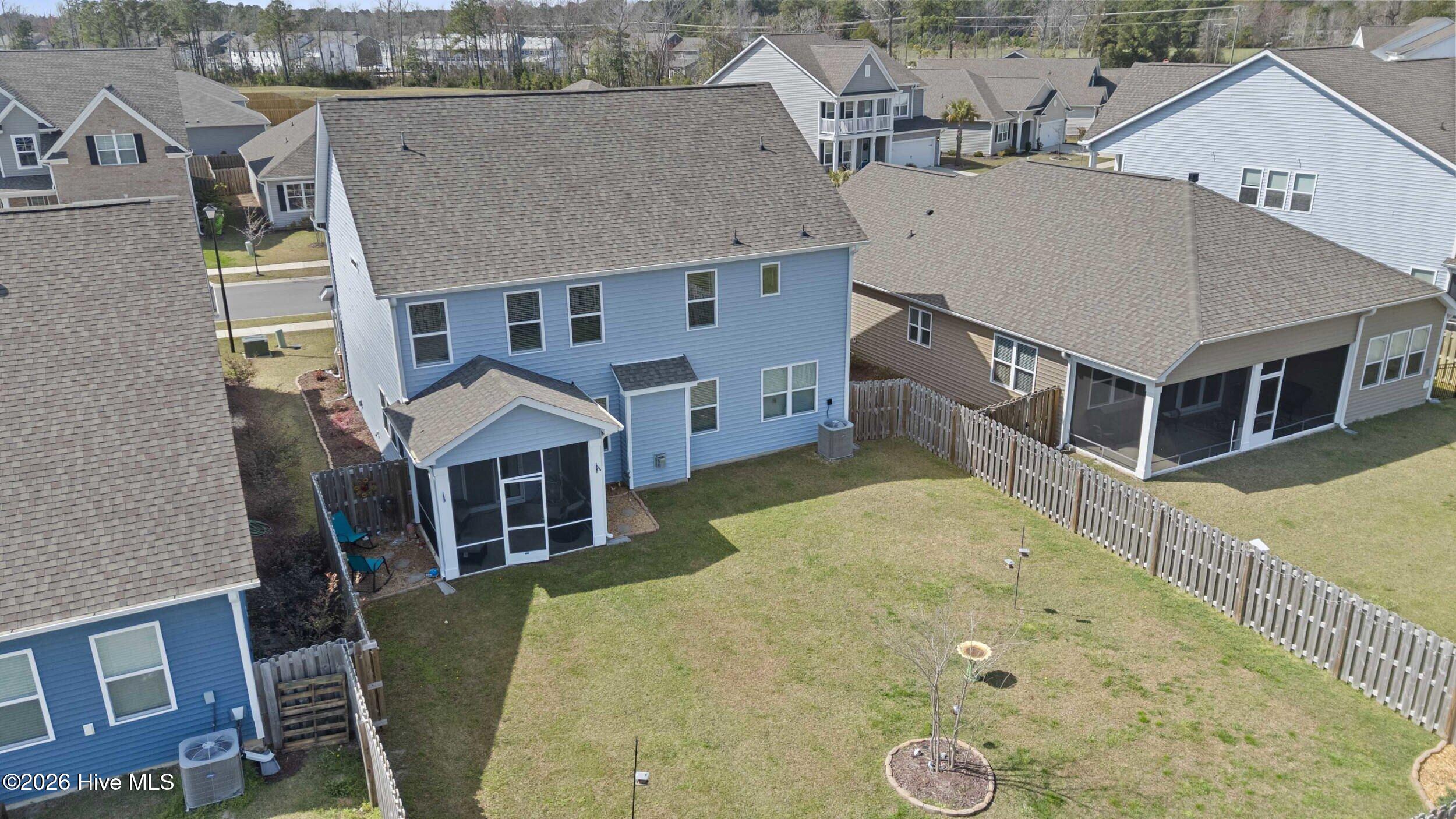 502 Edgewater Way