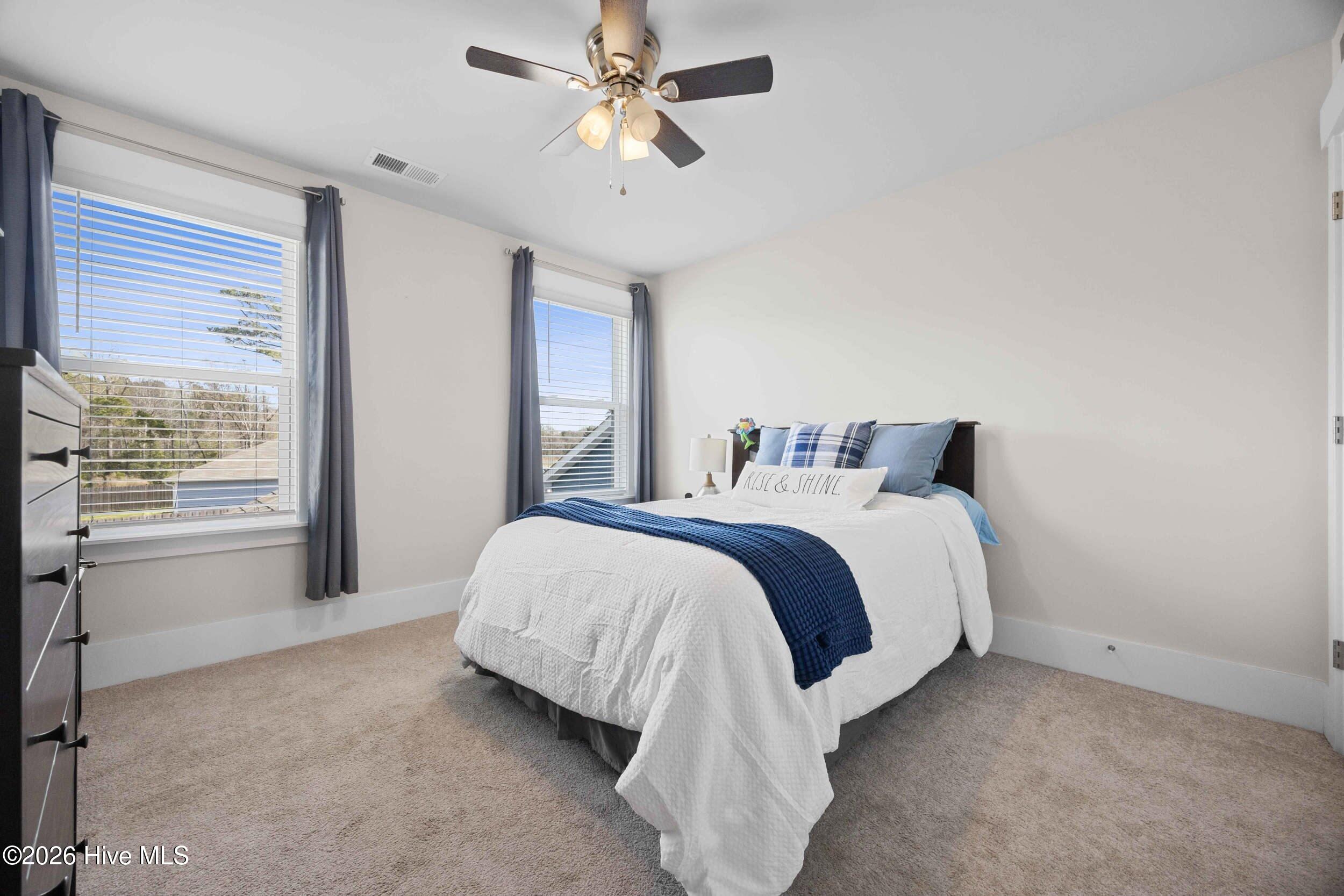 502 Edgewater Way