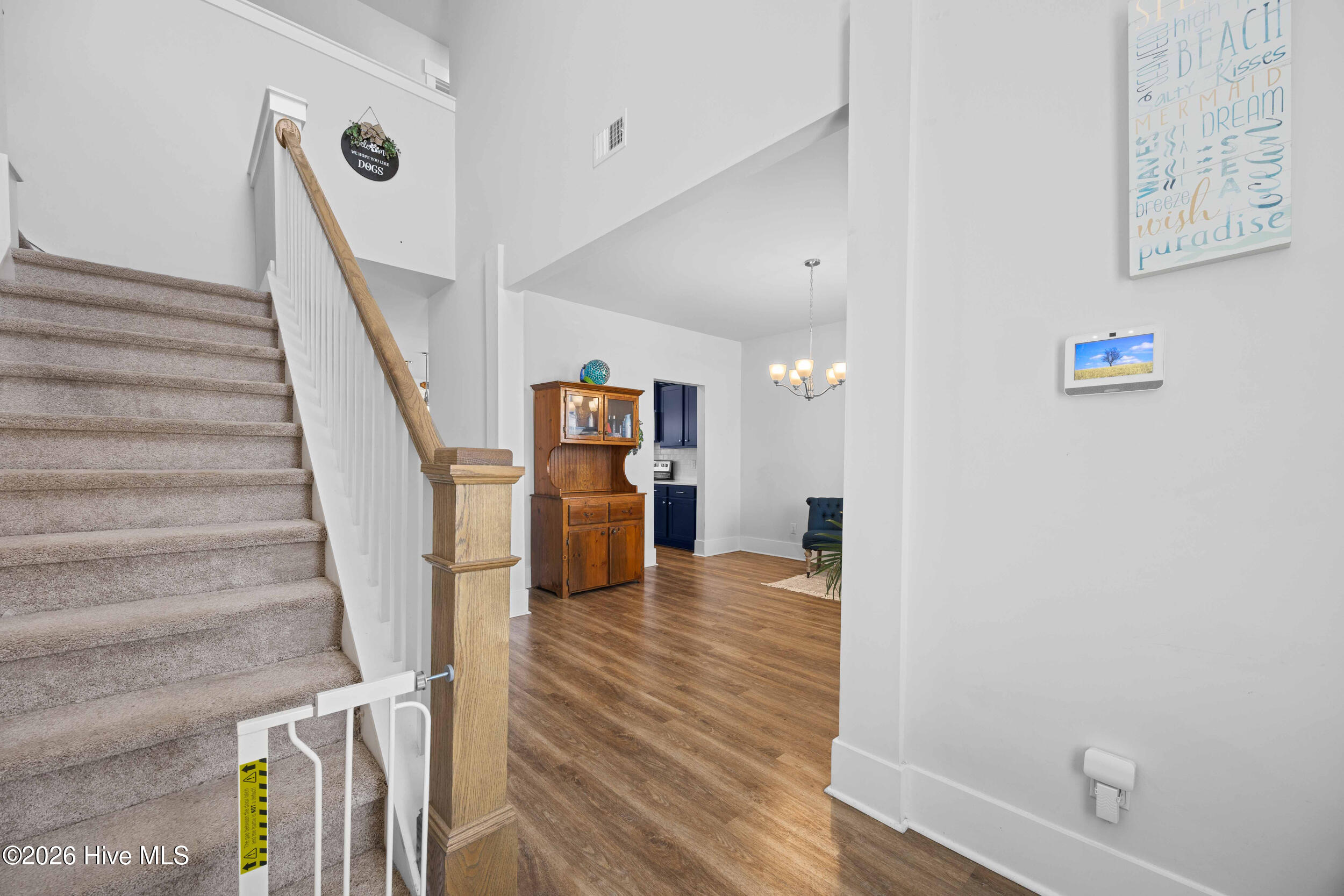 502 Edgewater Way
