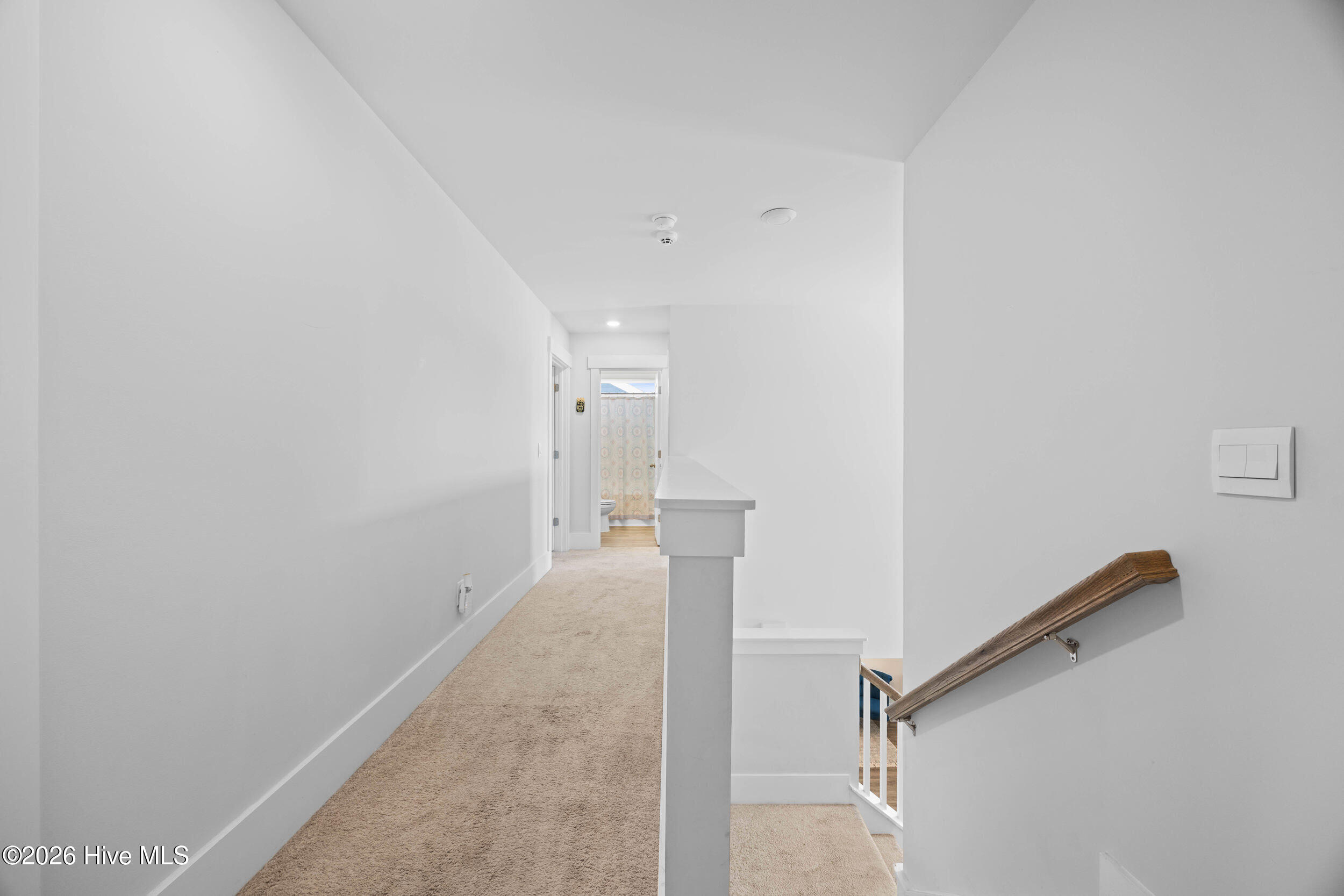 502 Edgewater Way