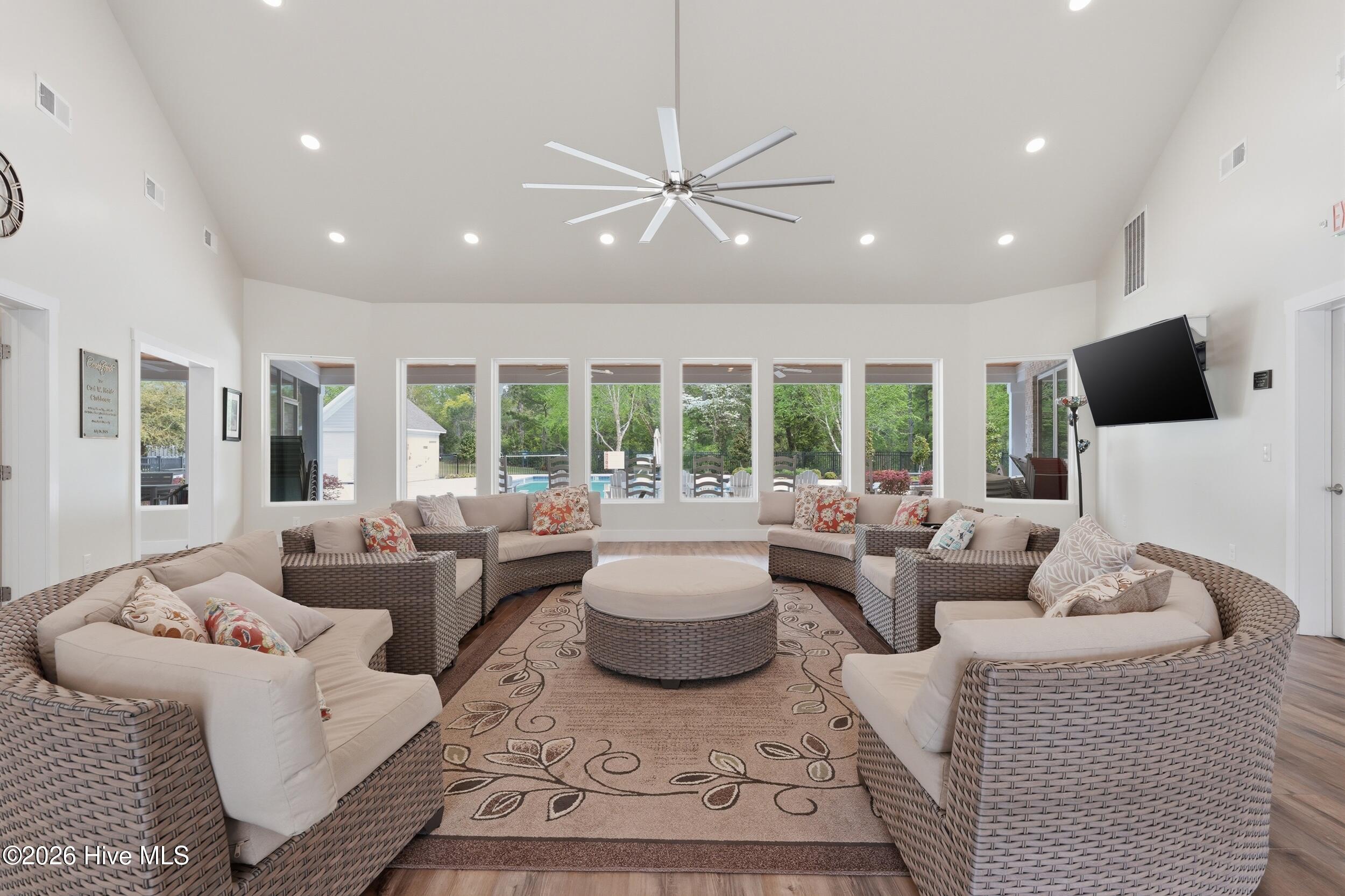40 Stonegate Circle