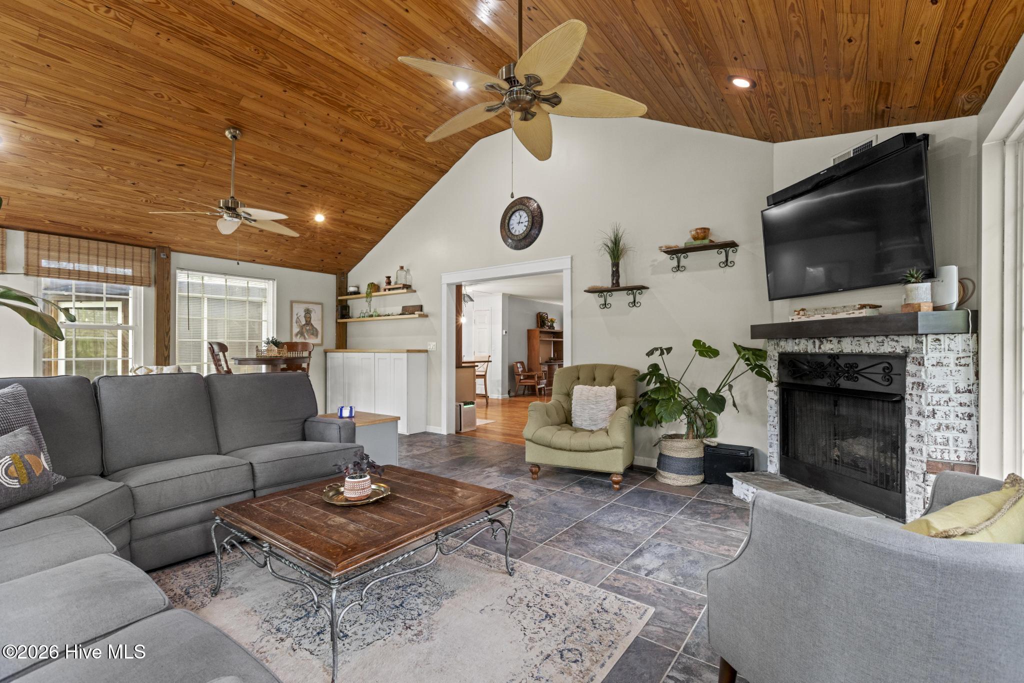 346 Knollwood Drive