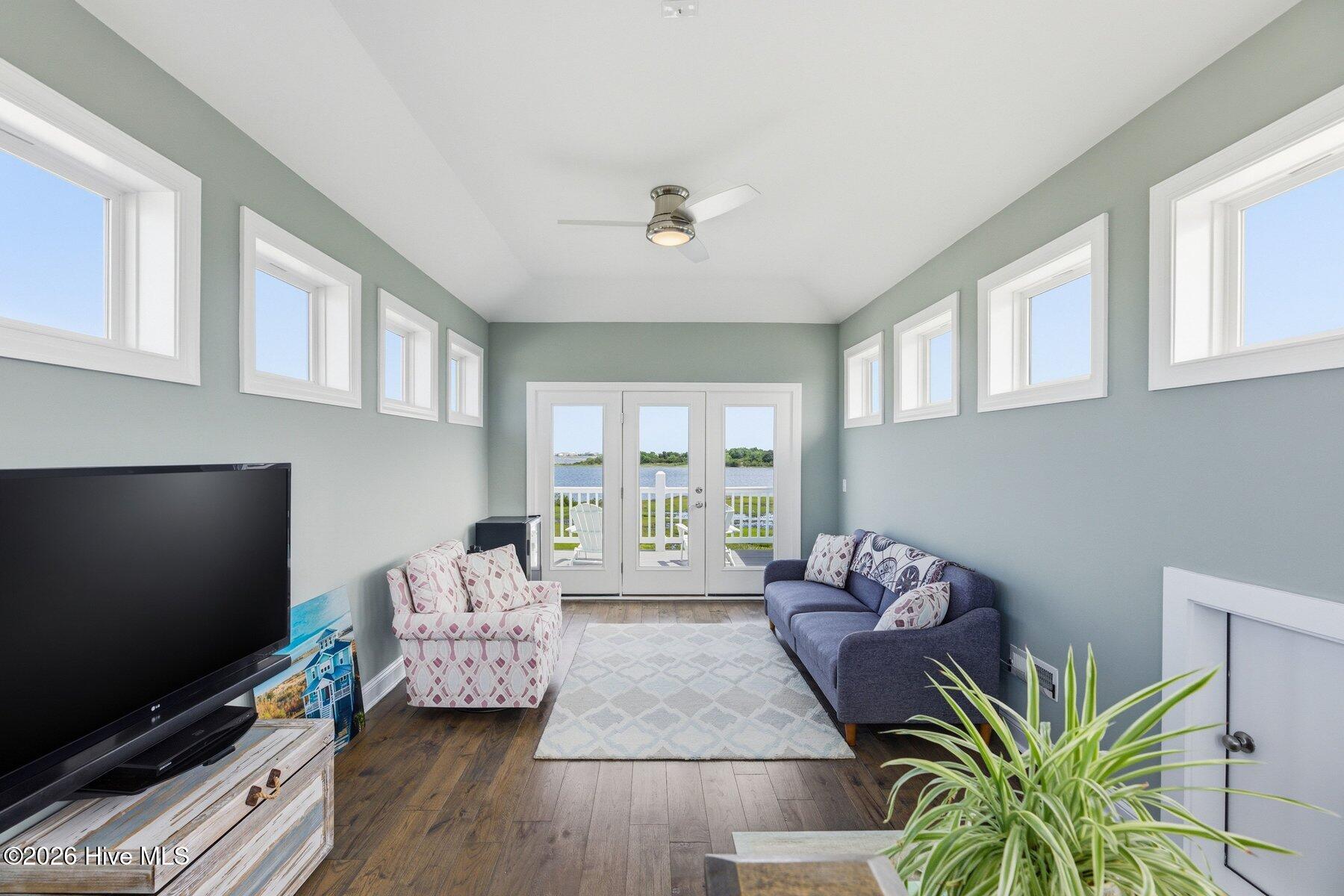 237 Marshside Landing