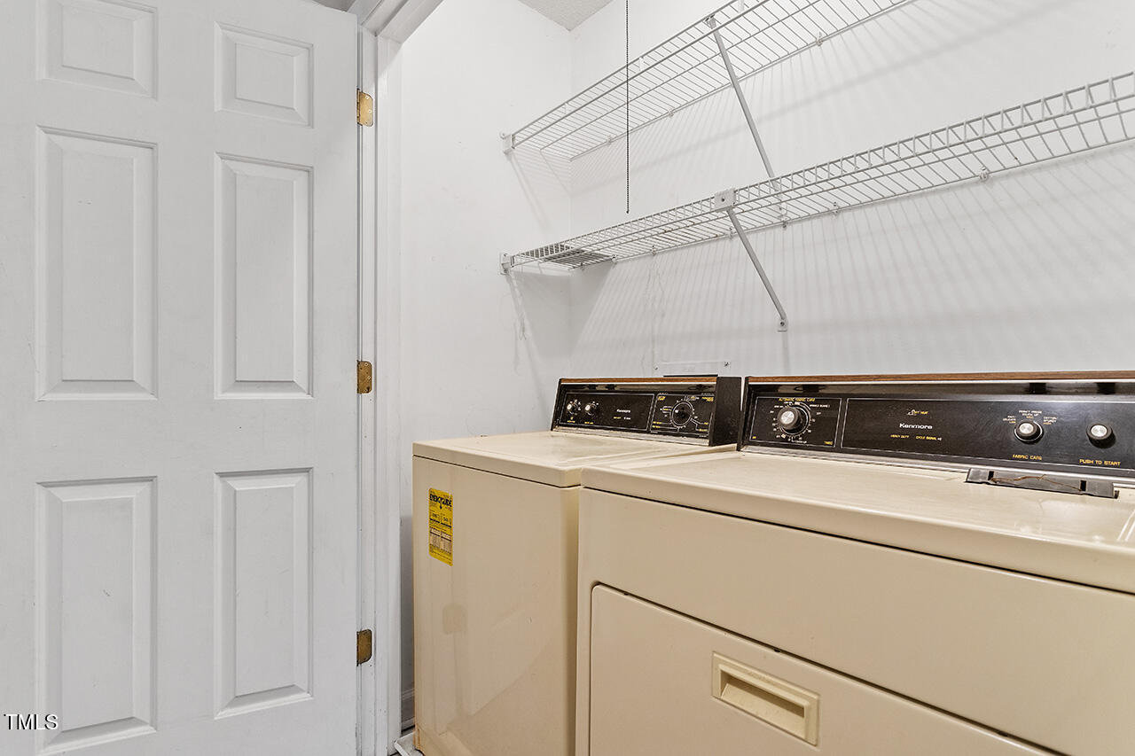 3423 Balfour E