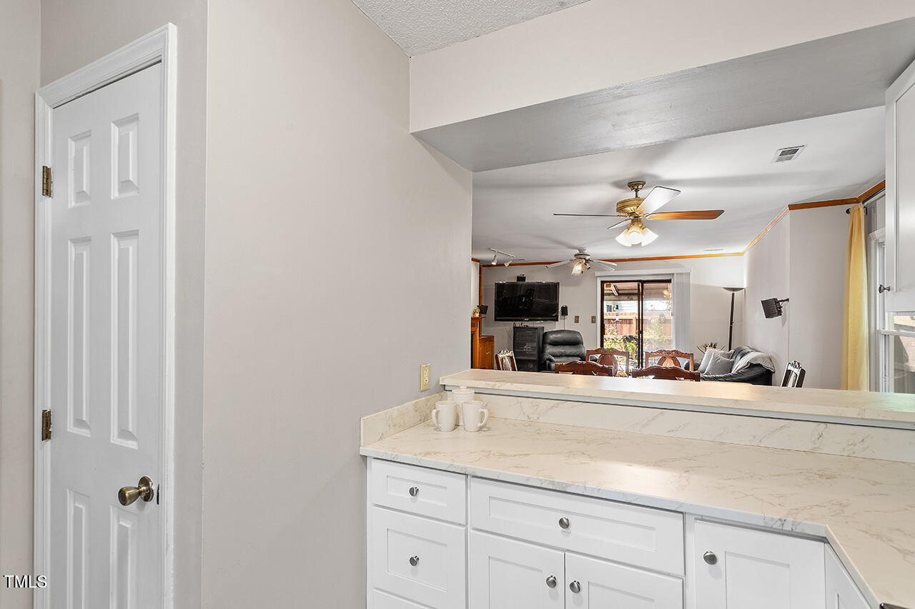 3423 Balfour E