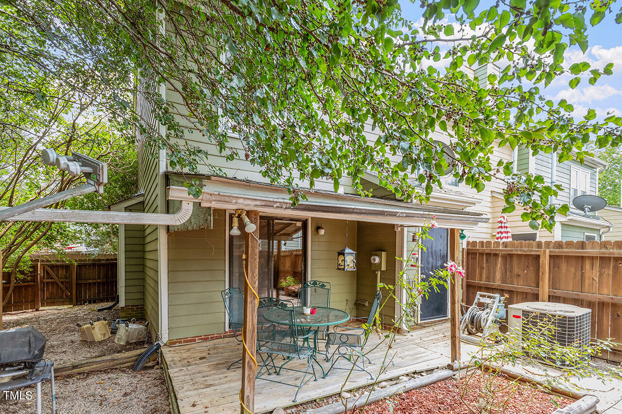 3423 Balfour E