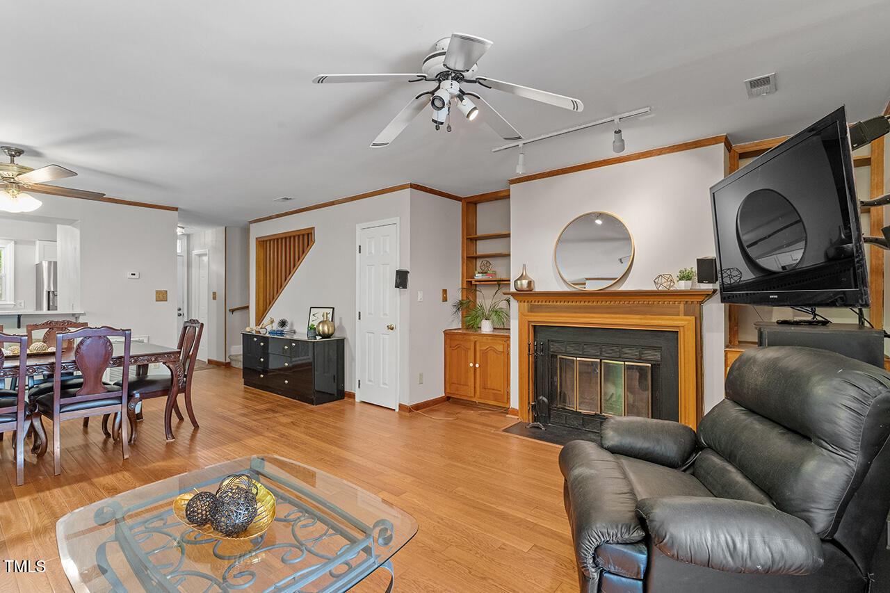 3423 Balfour E