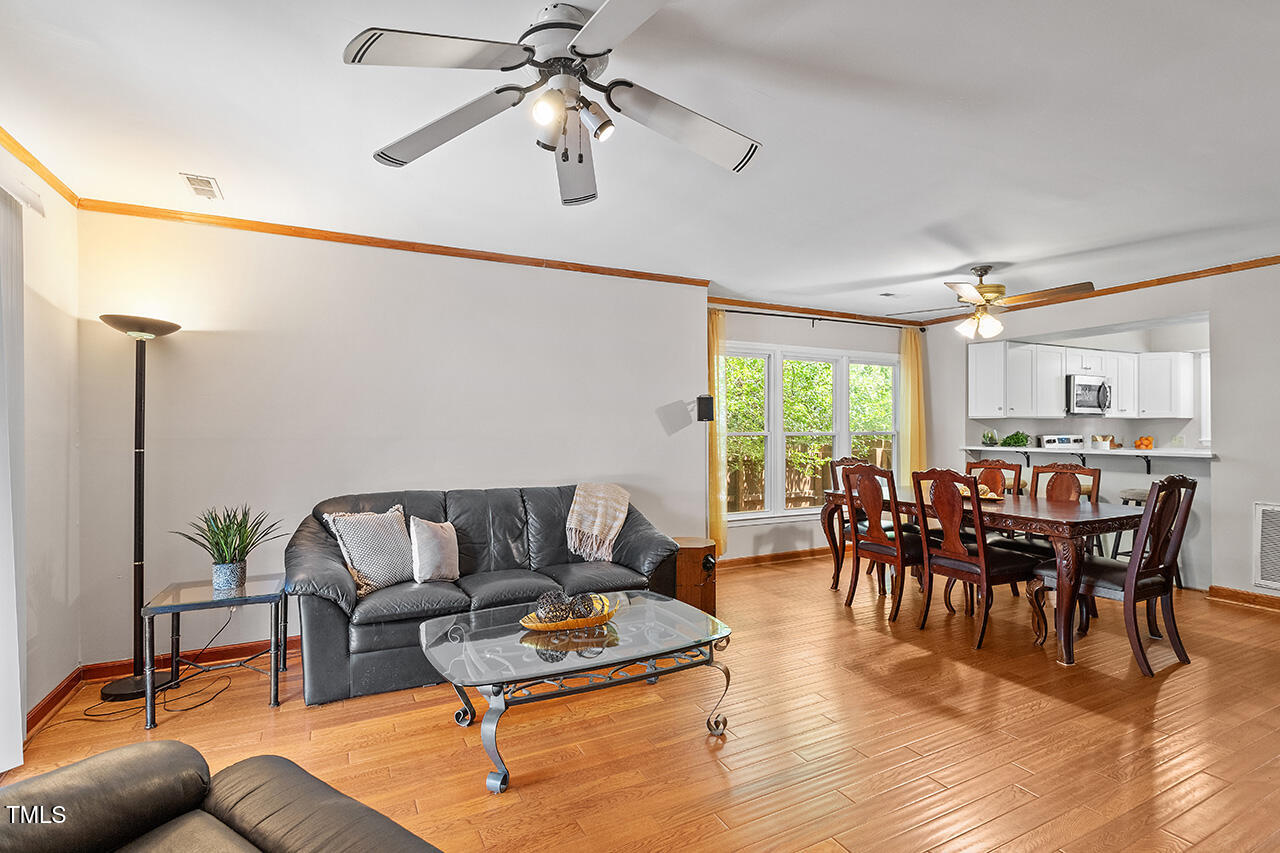 3423 Balfour E