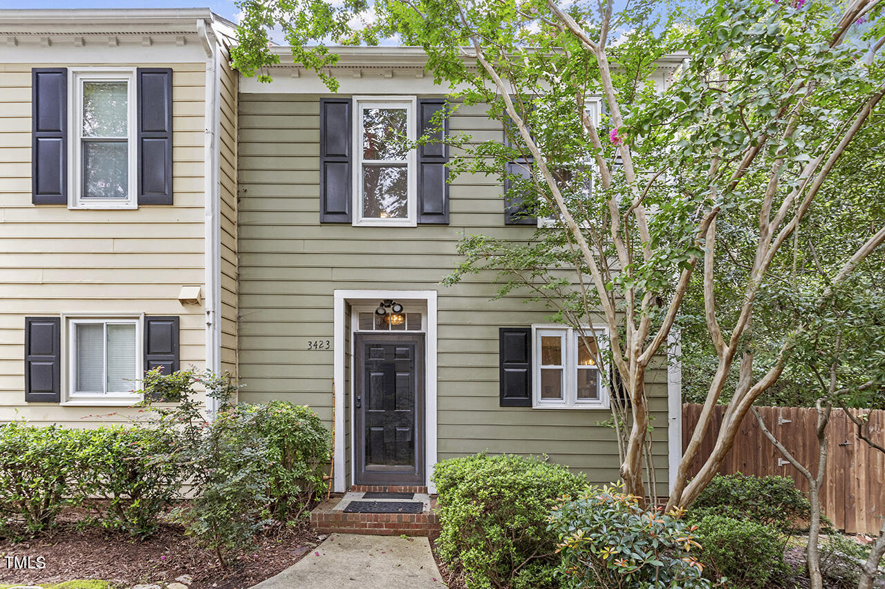 3423 Balfour E