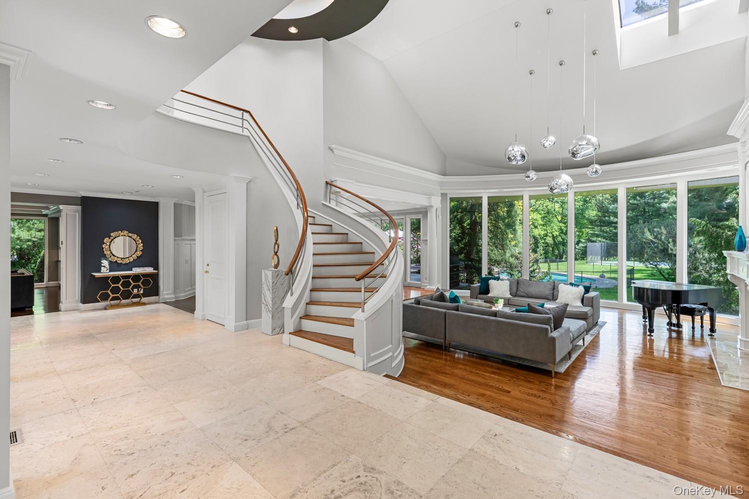 5 Coachmans Court