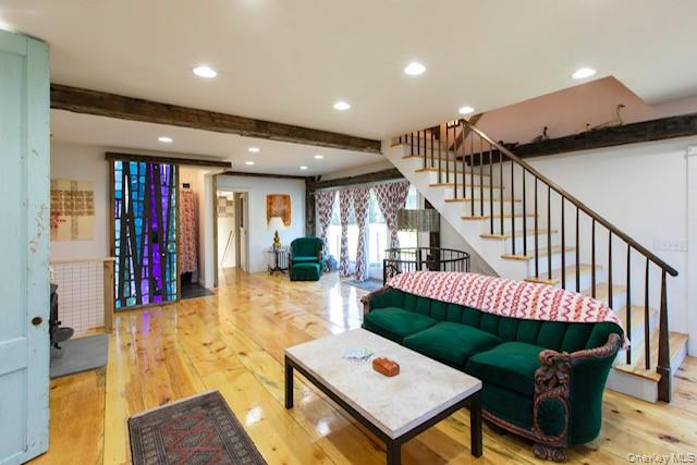 5 Downer Lane