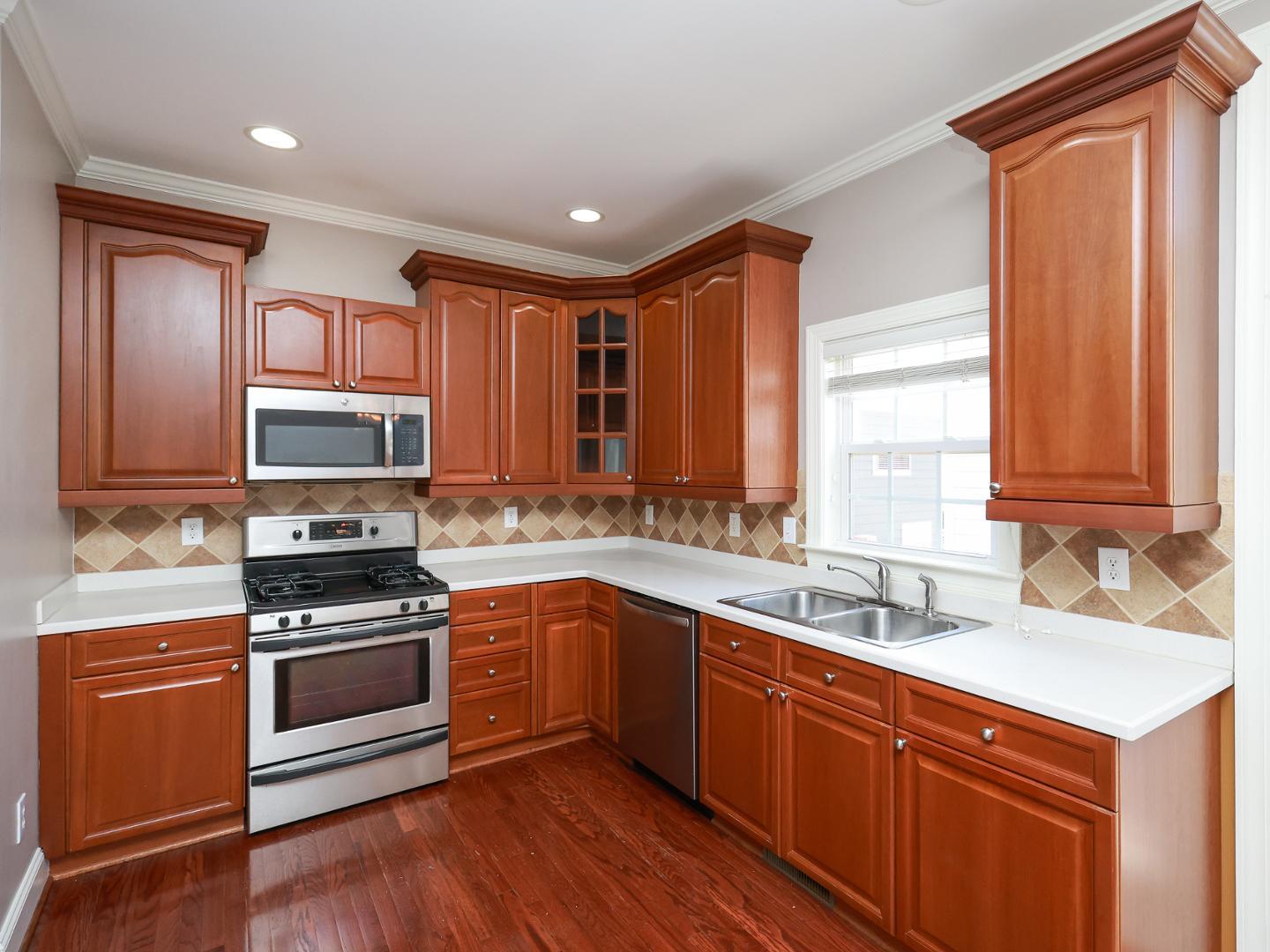 1155 Harp Street