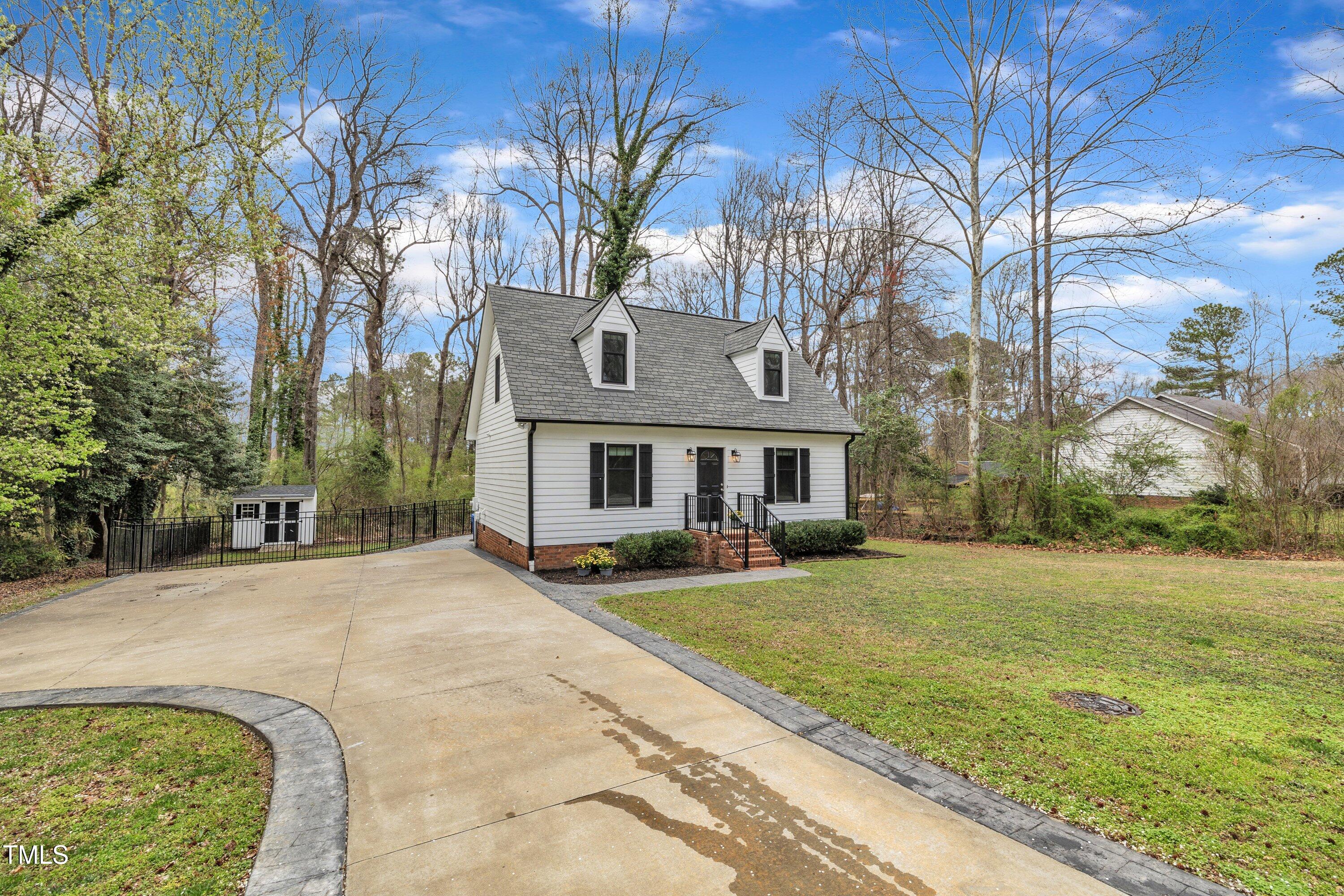 305 Dickens Road