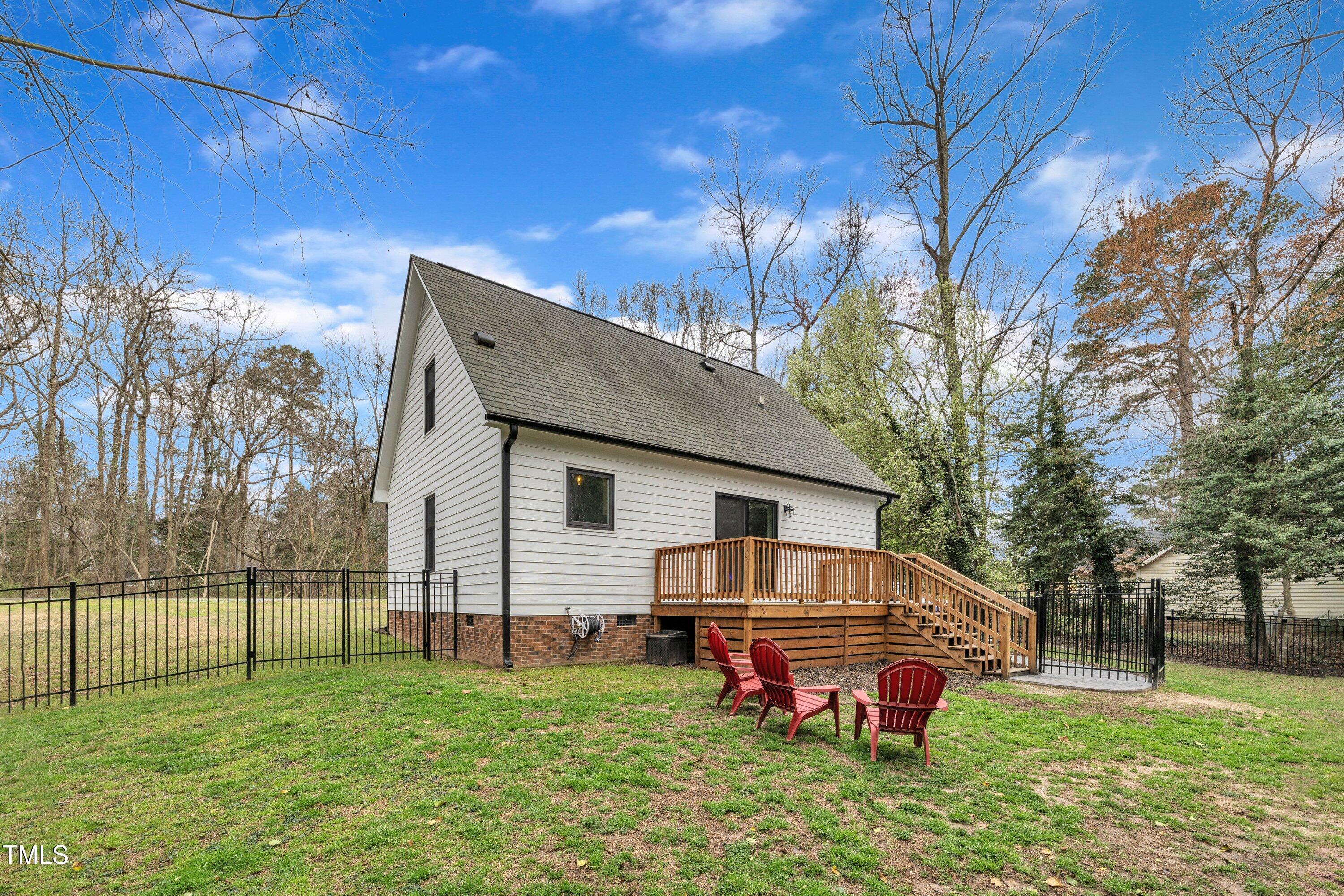 305 Dickens Road