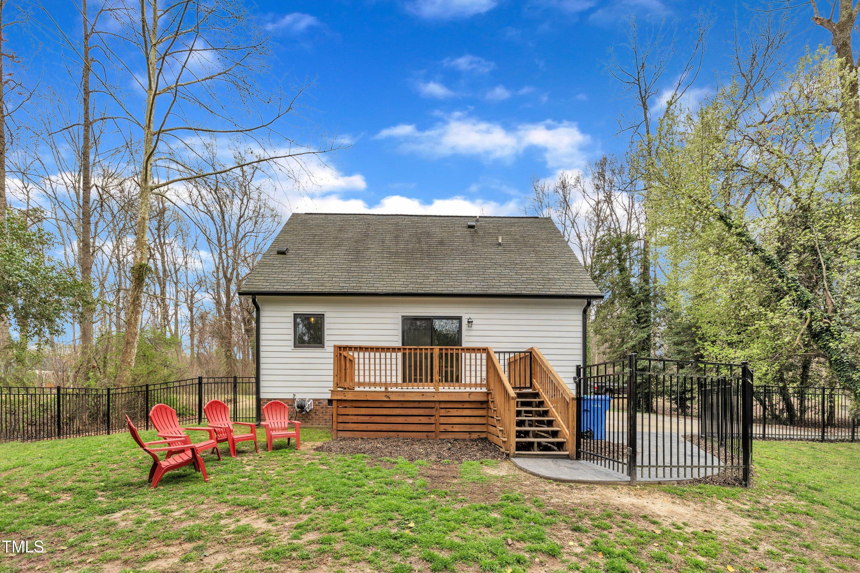 305 Dickens Road