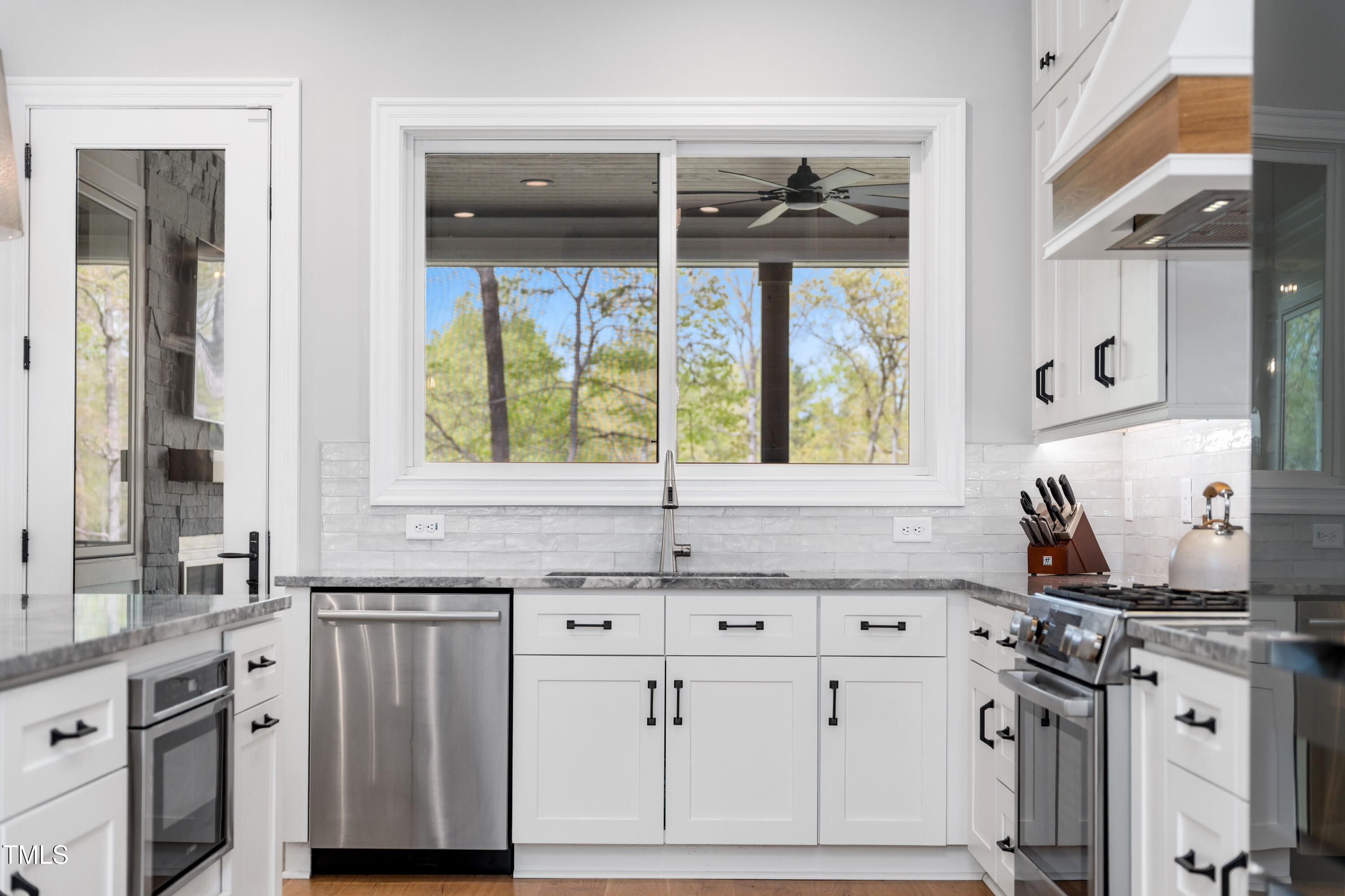 1213 Rocky Point Lane