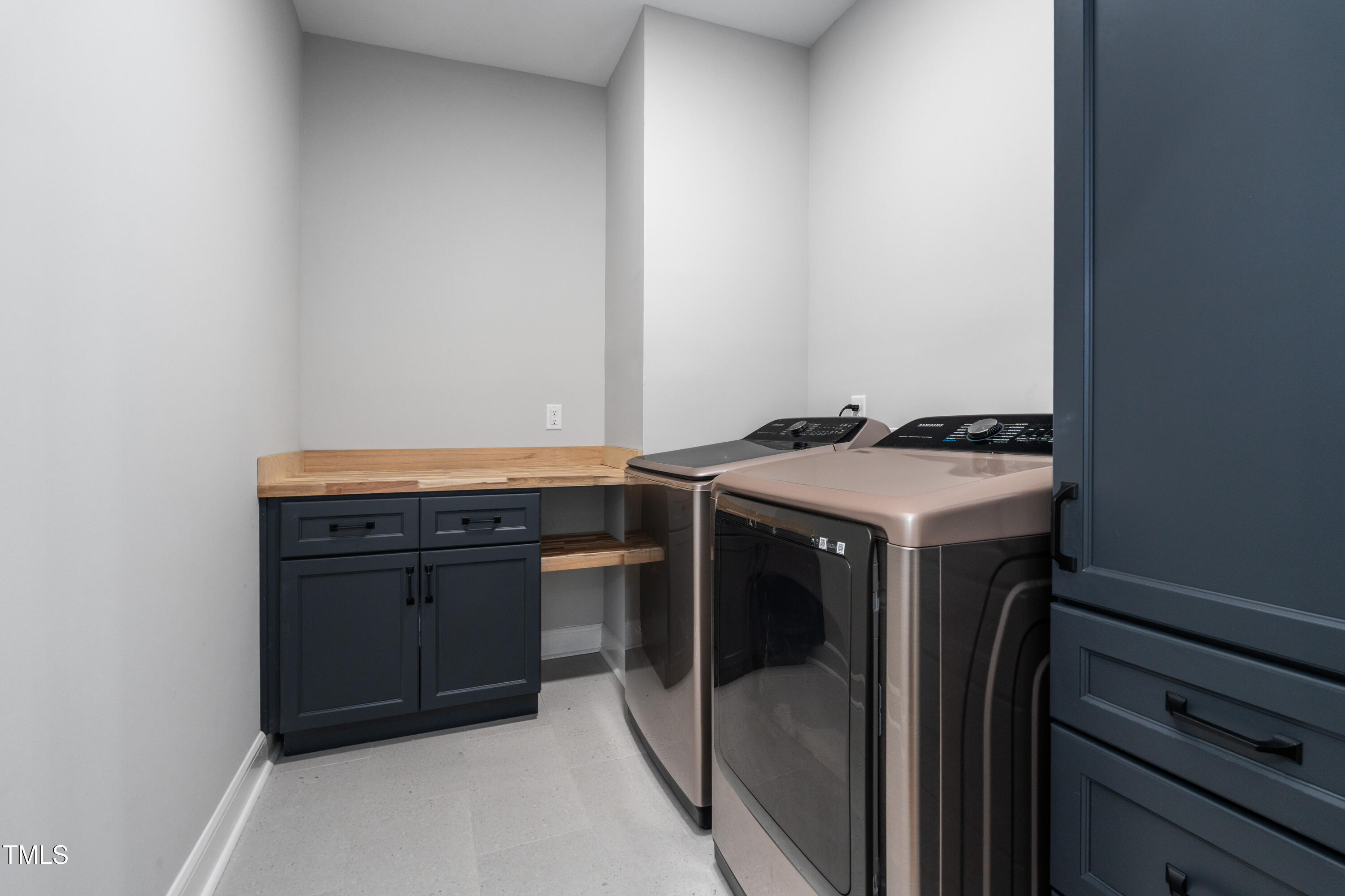 1213 Rocky Point Lane