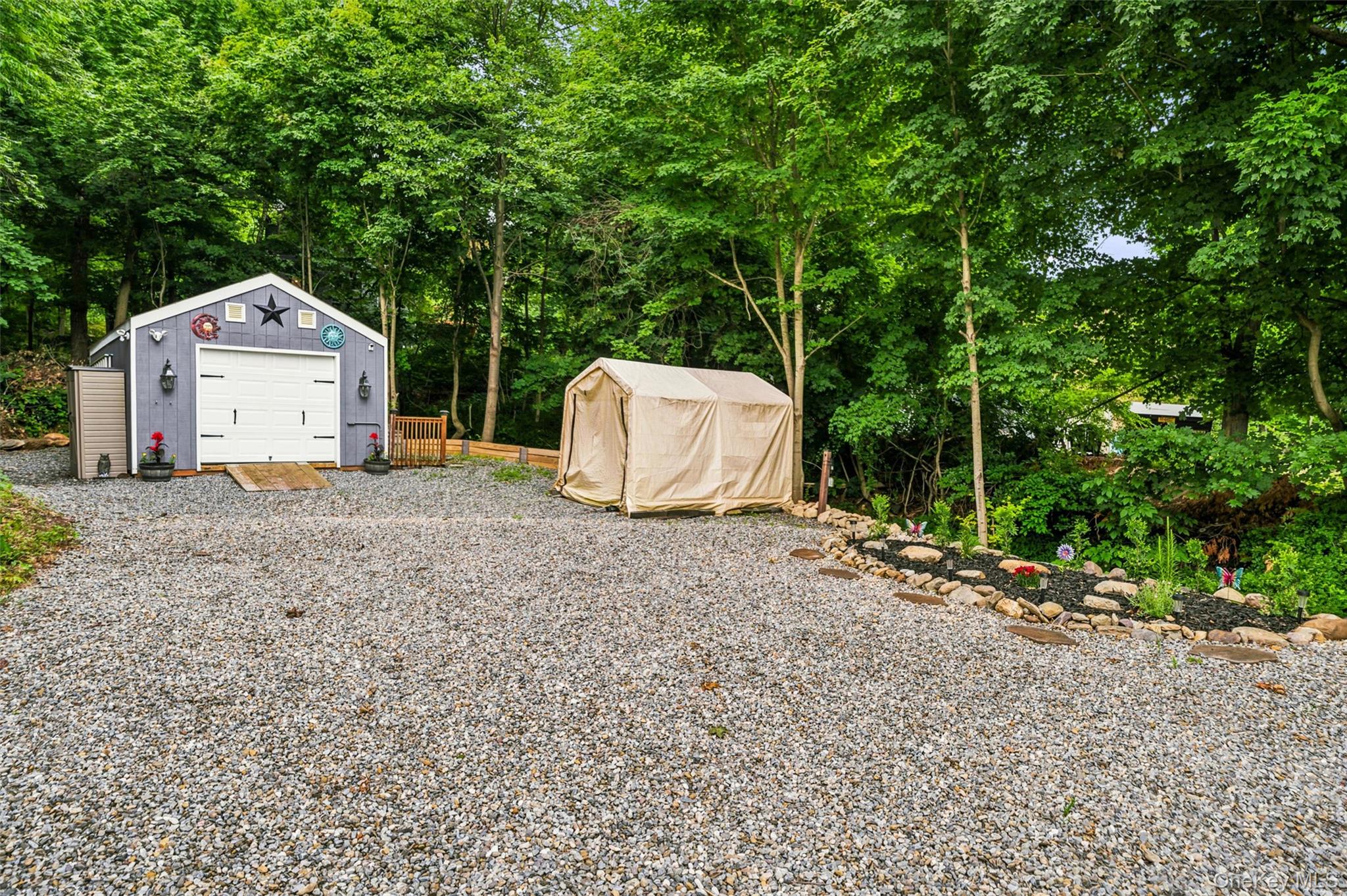 25 Cove Road