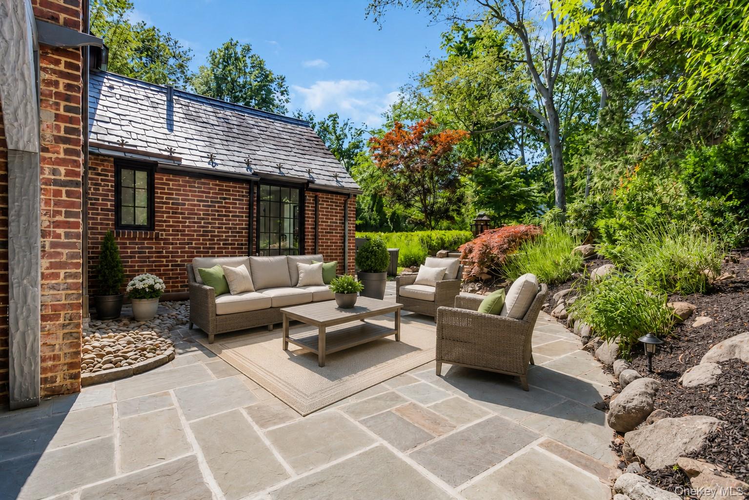 87 Bellows Lane