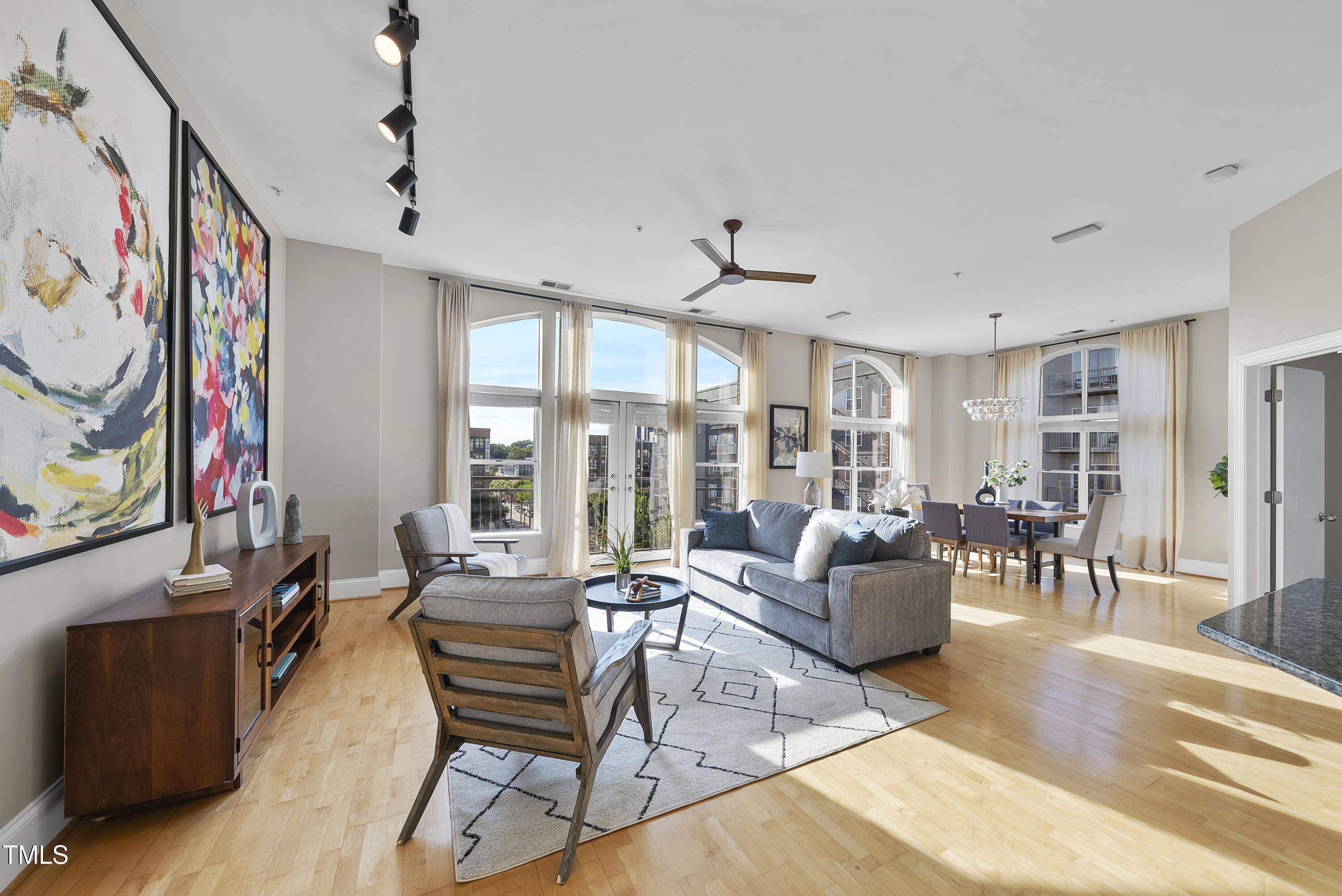 200 S Dawson Street