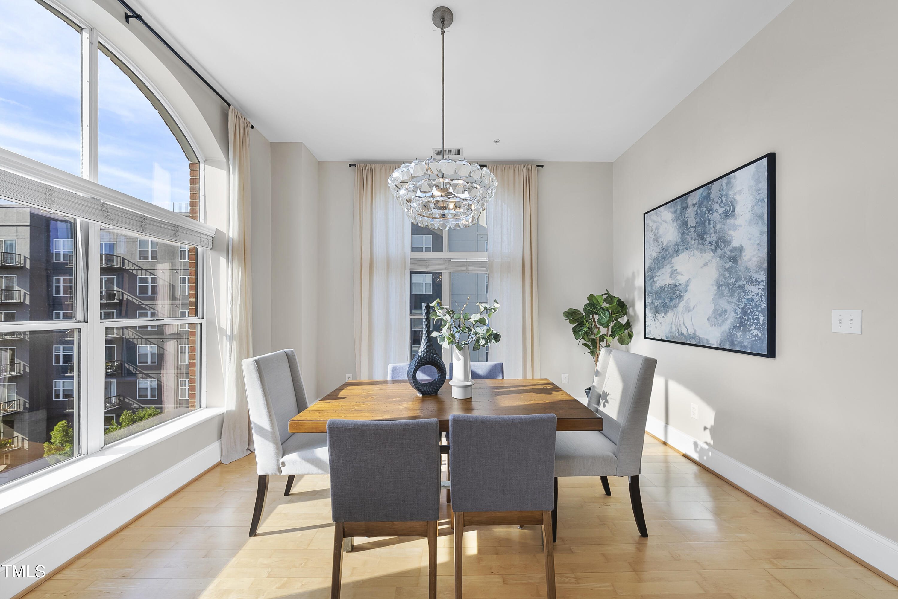 200 S Dawson Street