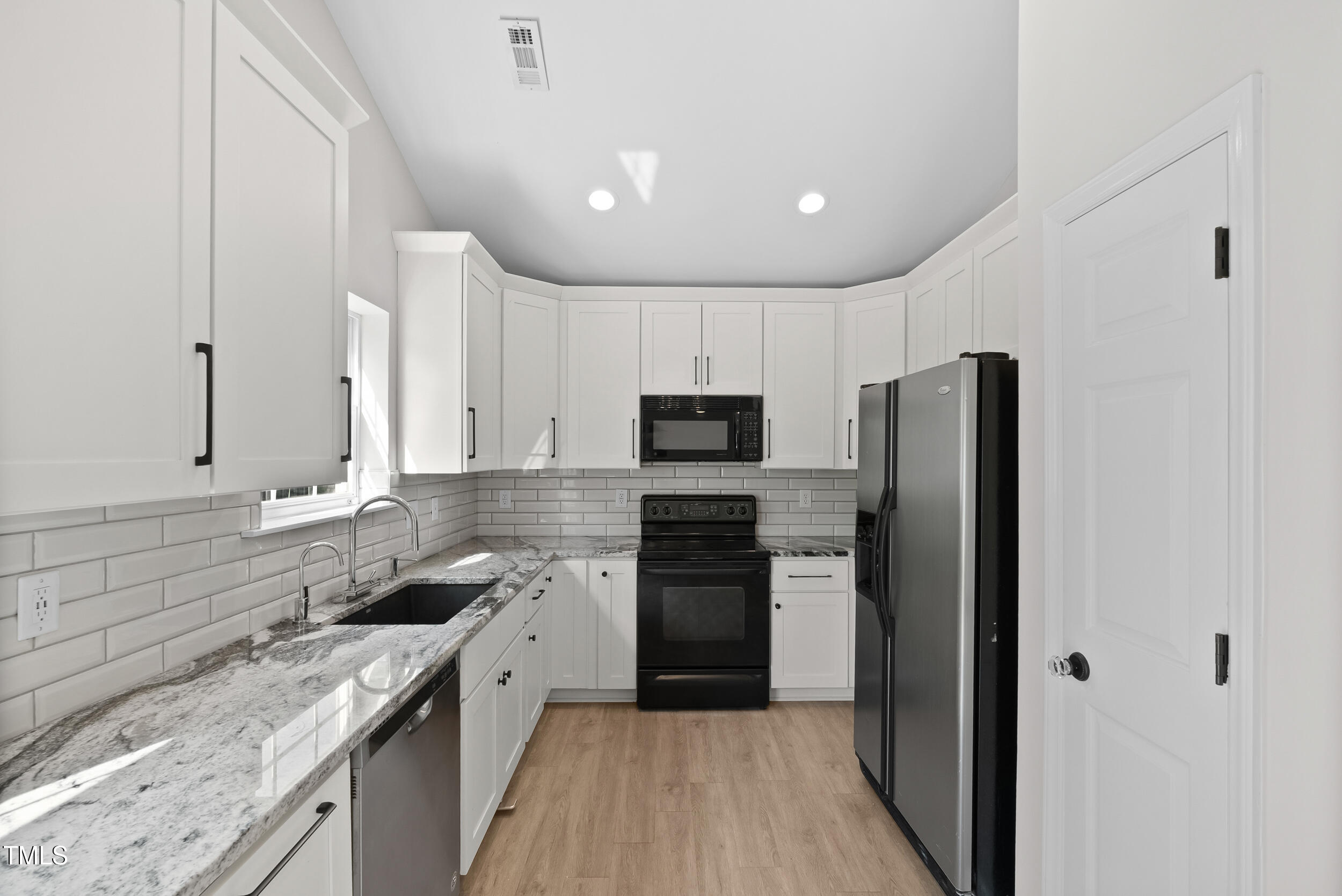 11036 Peacock Moss Street