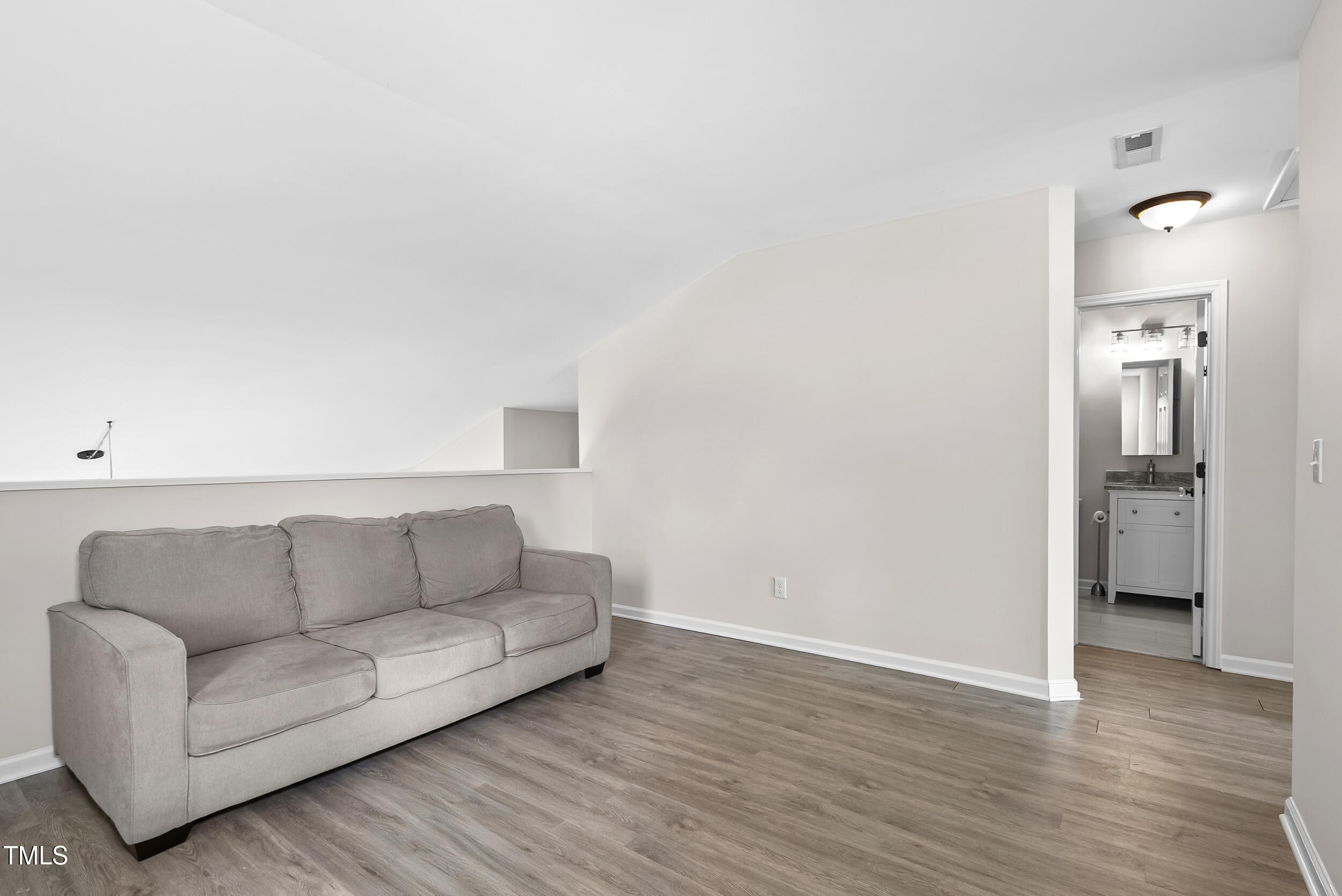 11036 Peacock Moss Street