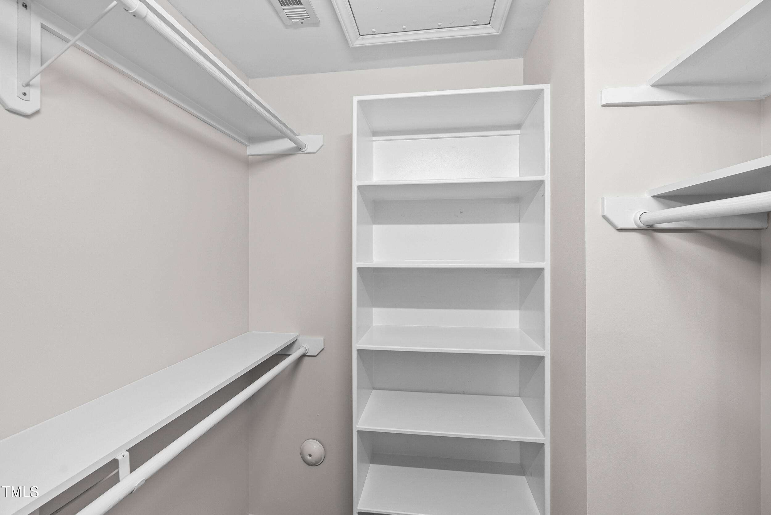 11036 Peacock Moss Street