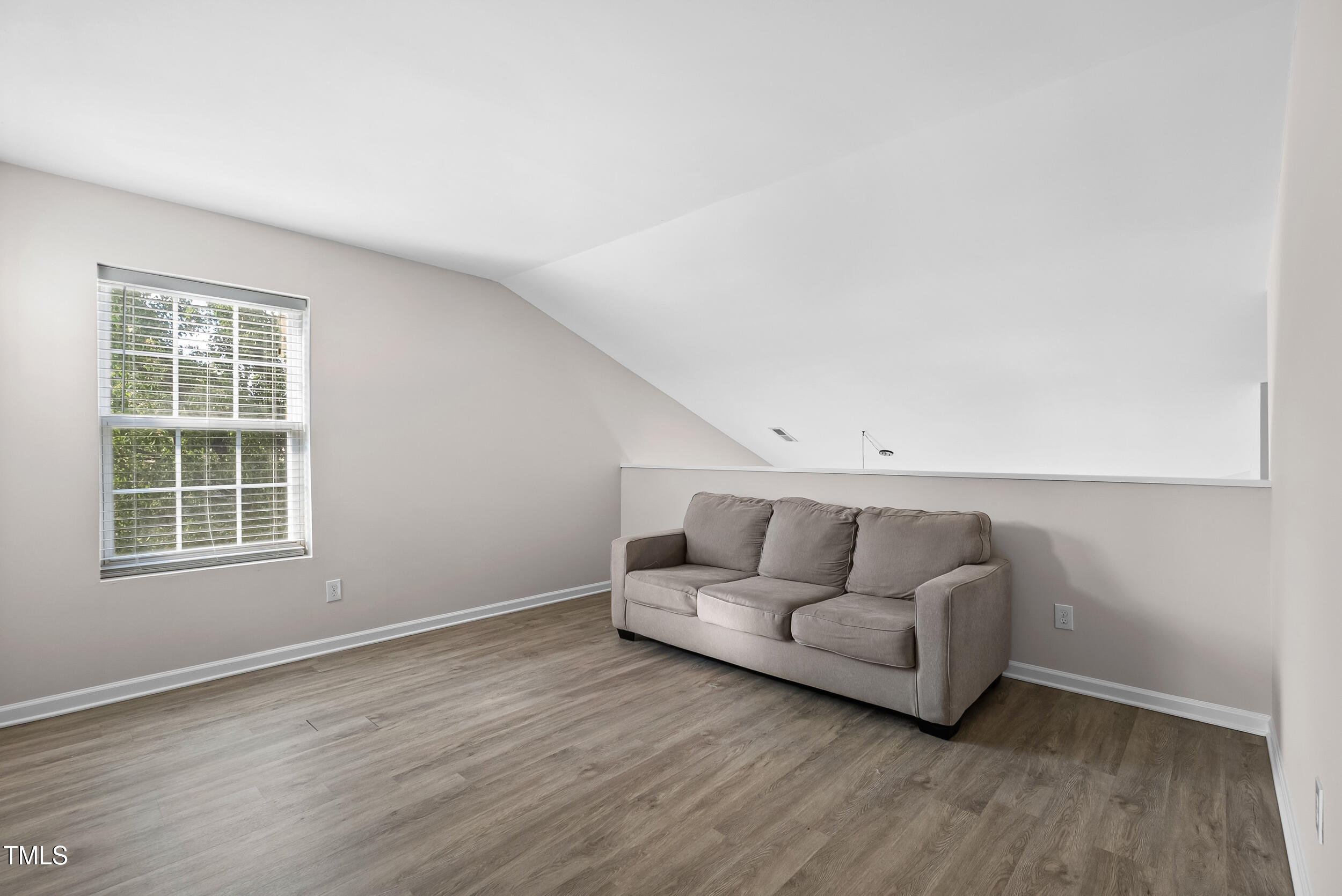 11036 Peacock Moss Street