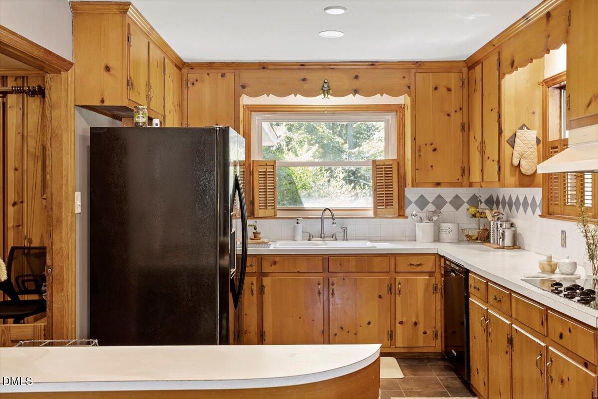 335 Pleasant Drive