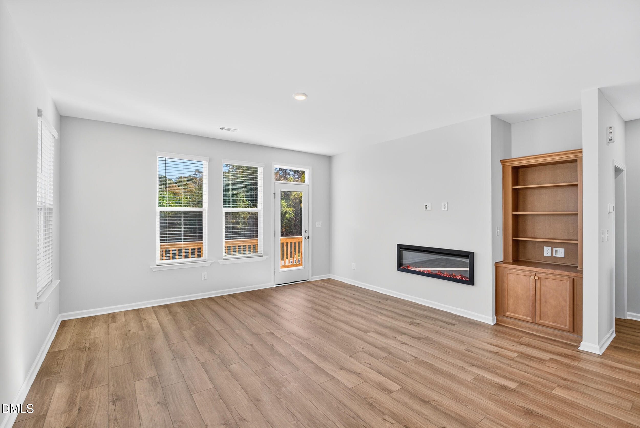 335 Chesapeake Commons Street