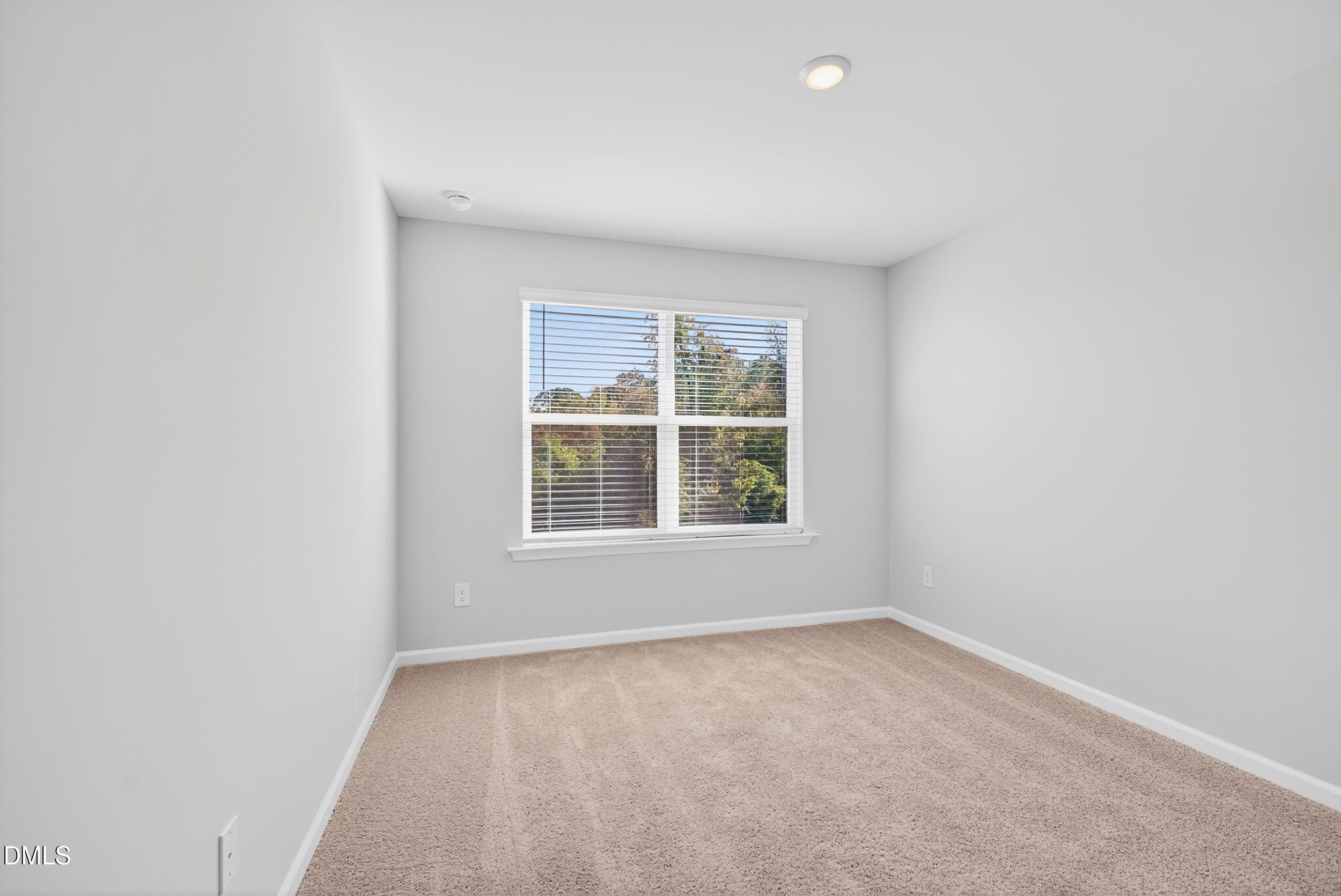 335 Chesapeake Commons Street