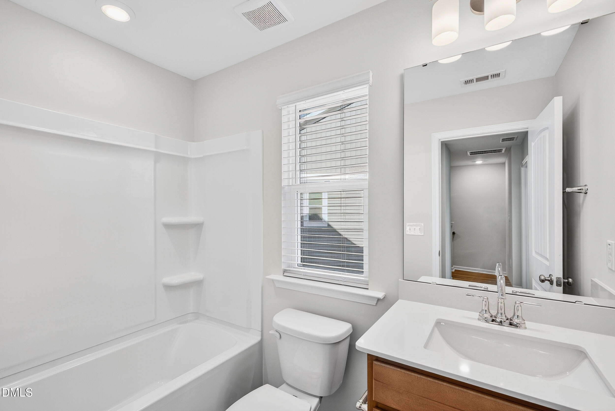 335 Chesapeake Commons Street